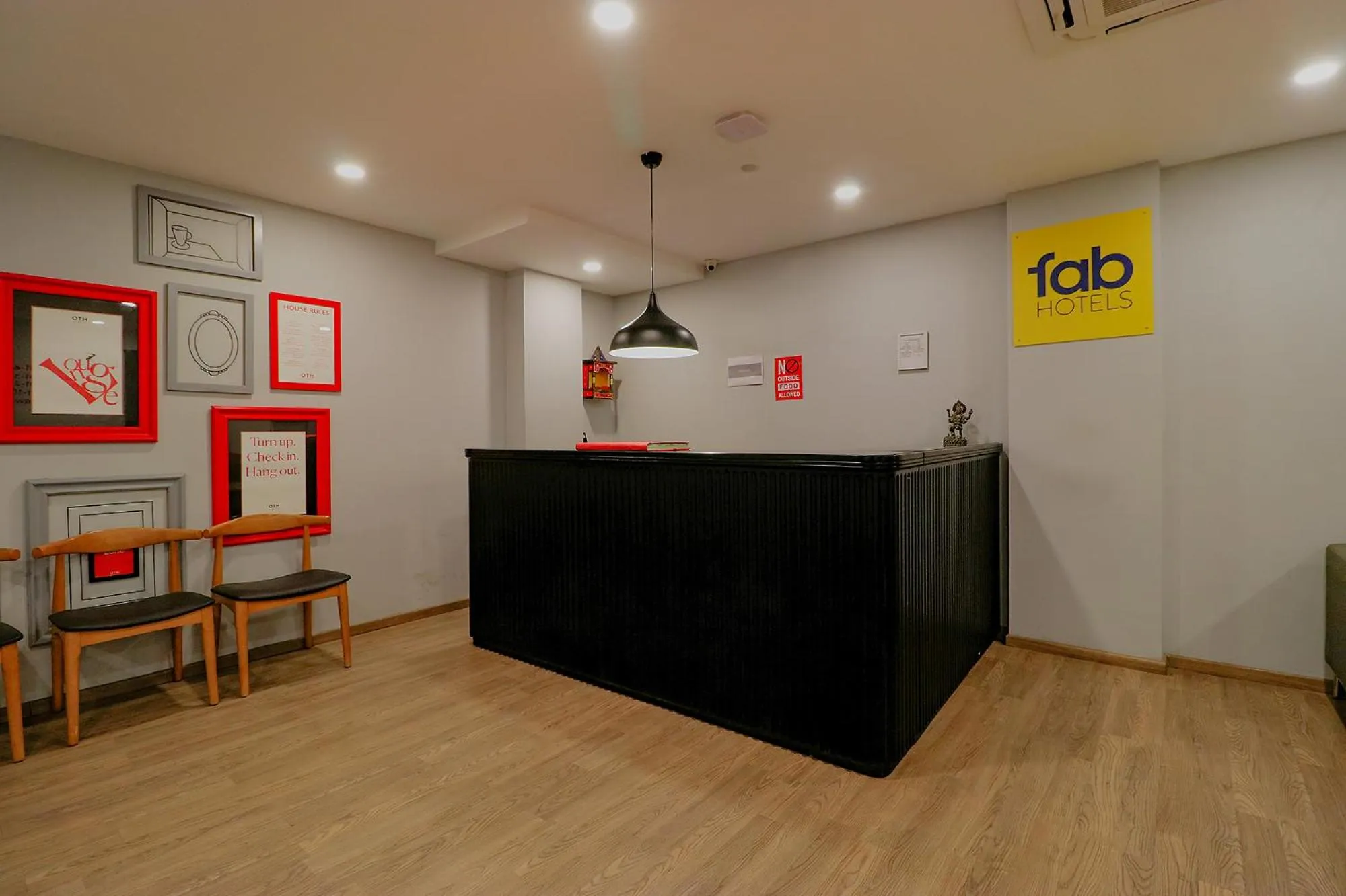 Lobby or reception in FabHotel Hargobind Enclave