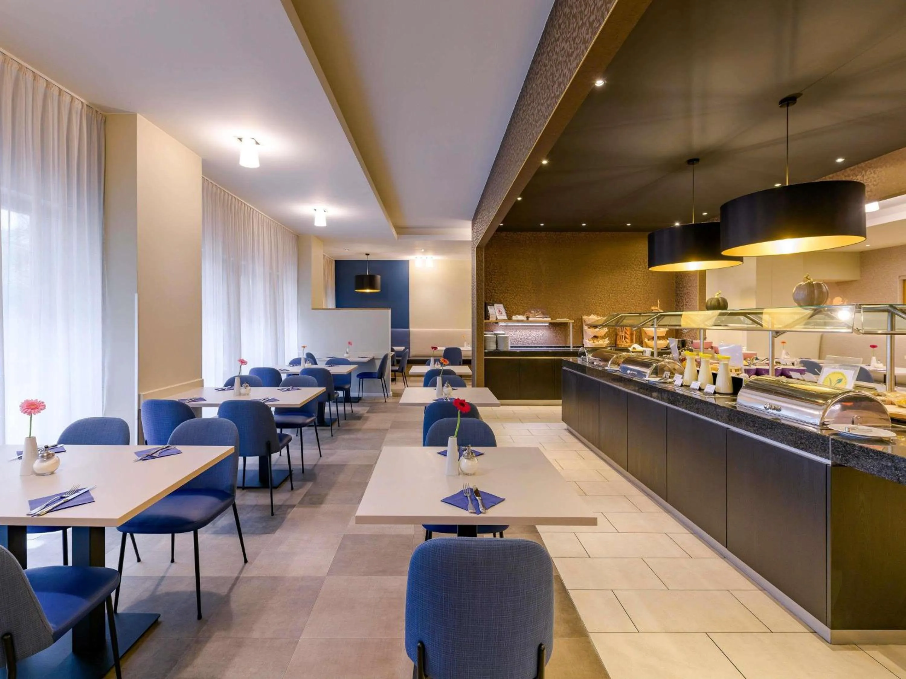 Breakfast in Mercure Hotel Duisburg City