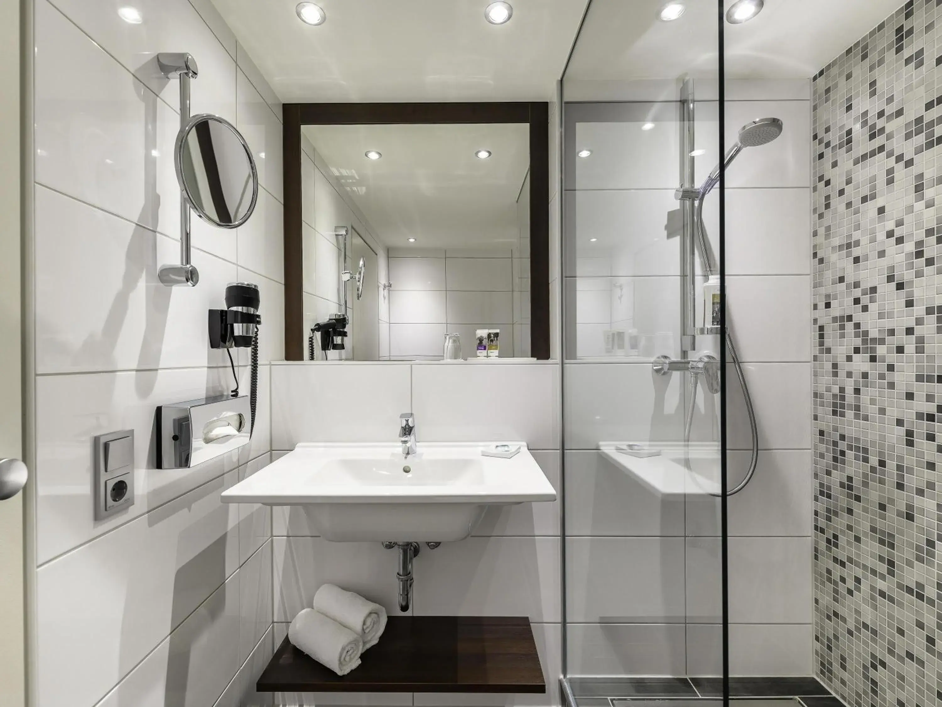 Bedroom in Mercure Hotel Duisburg City Bedroom in Mercure Hotel Duisburg City