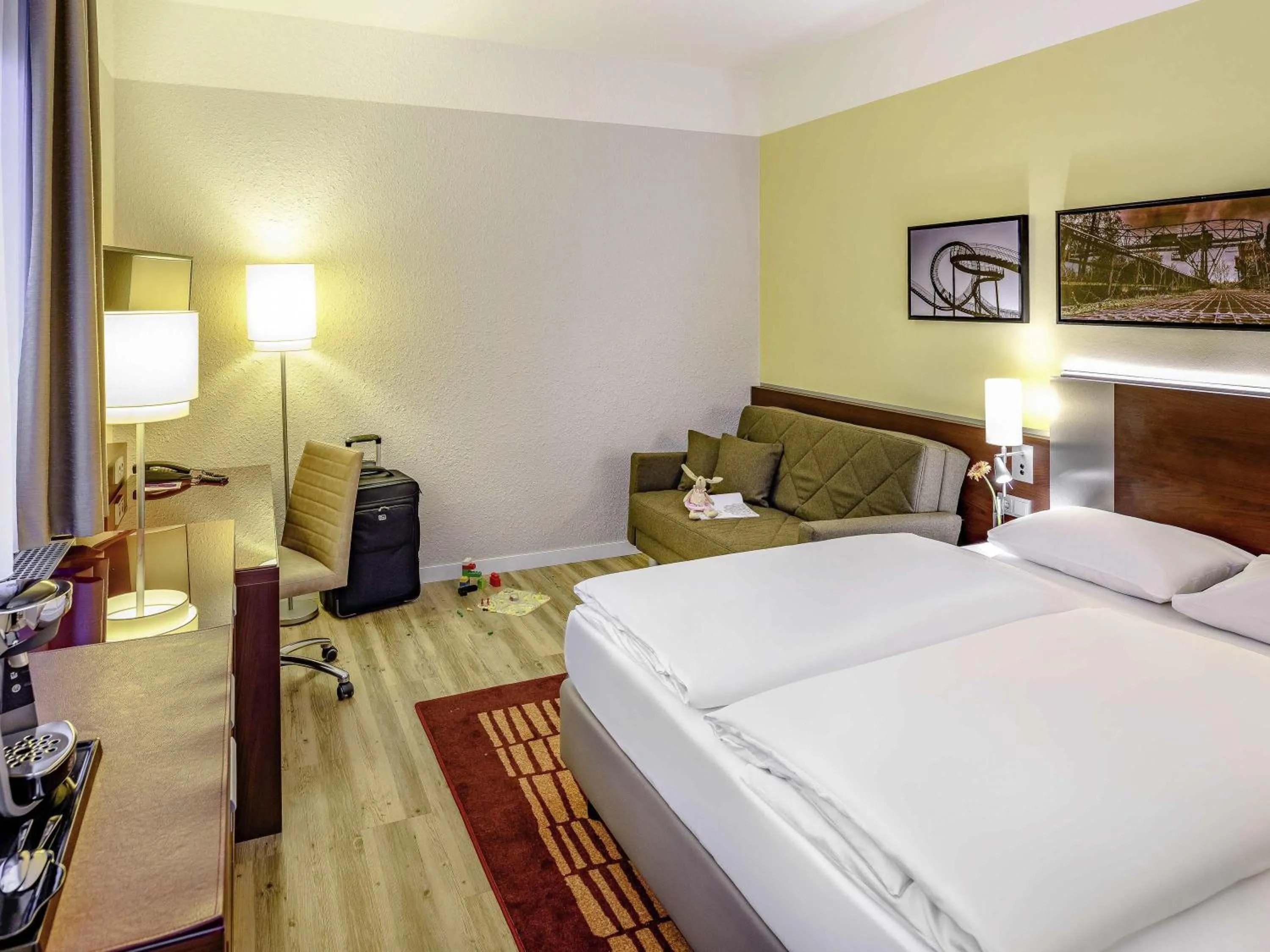 Bedroom, Bed in Mercure Hotel Duisburg City