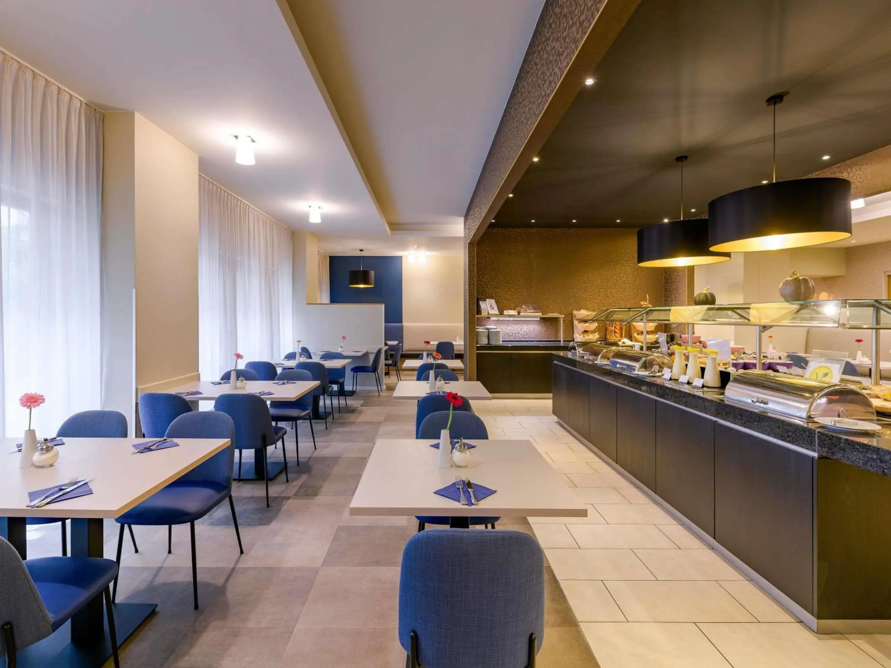 Breakfast in Mercure Hotel Duisburg City Breakfast in Mercure Hotel Duisburg City