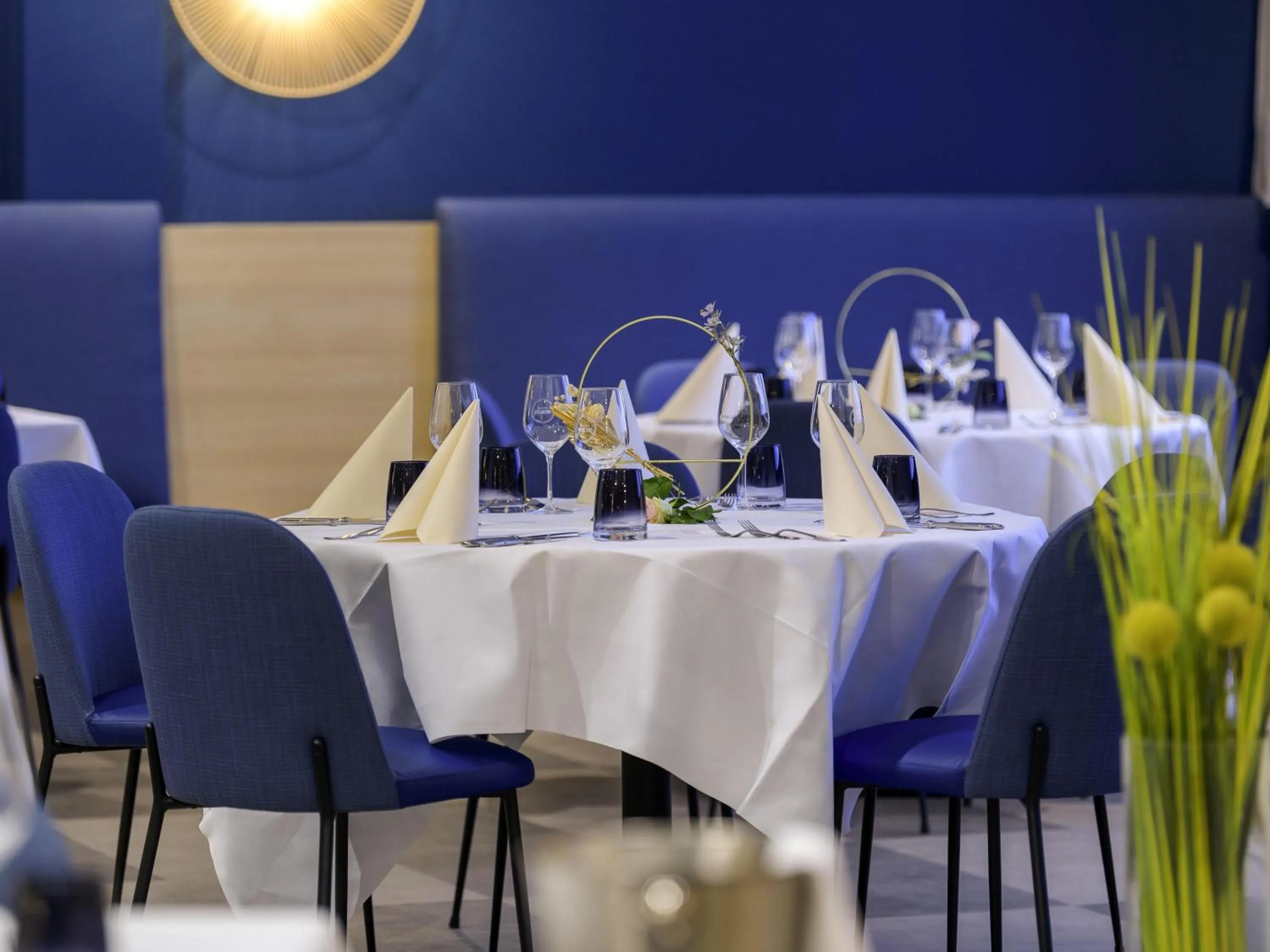 Restaurant/places to eat in Mercure Hotel Duisburg City