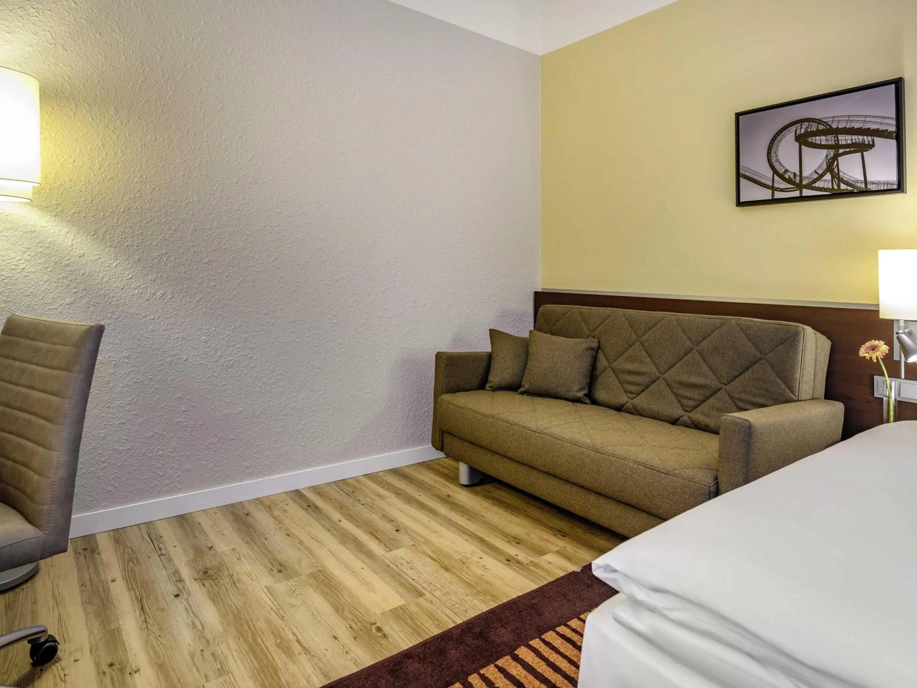 Bedroom, Bed in Mercure Hotel Duisburg City