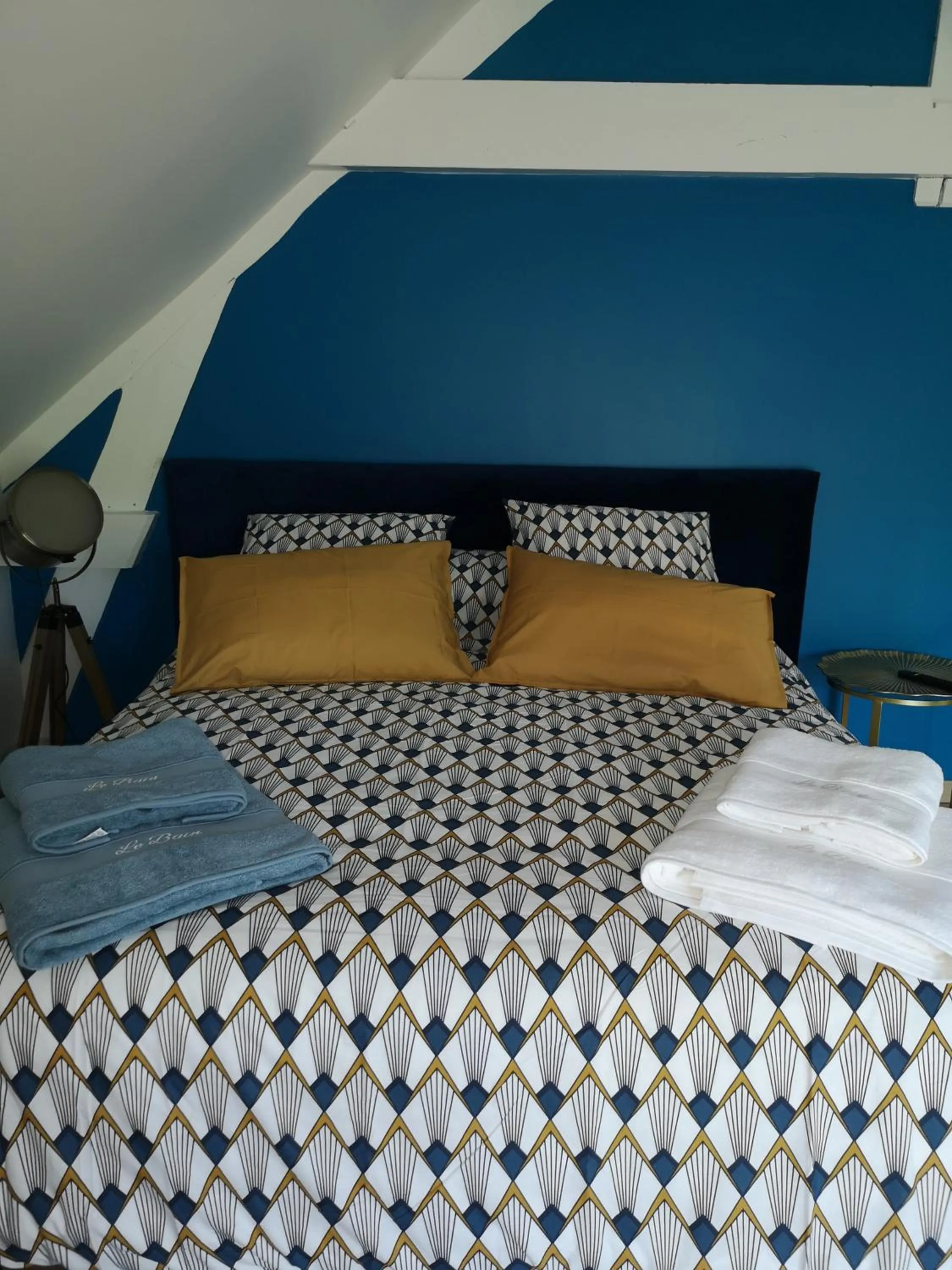 Bedroom, Bed in La Clé Du Maumont