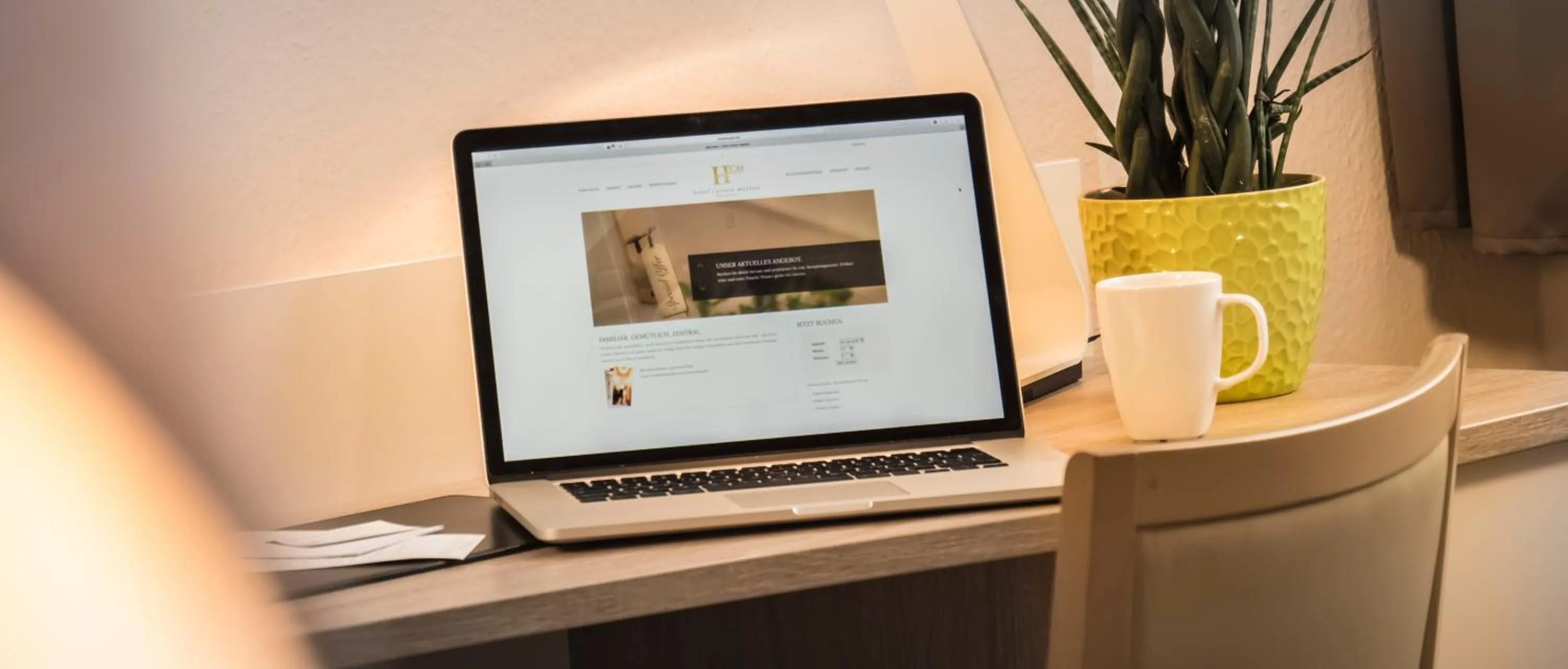 TV and multimedia in Hotel Carlton Mayfair