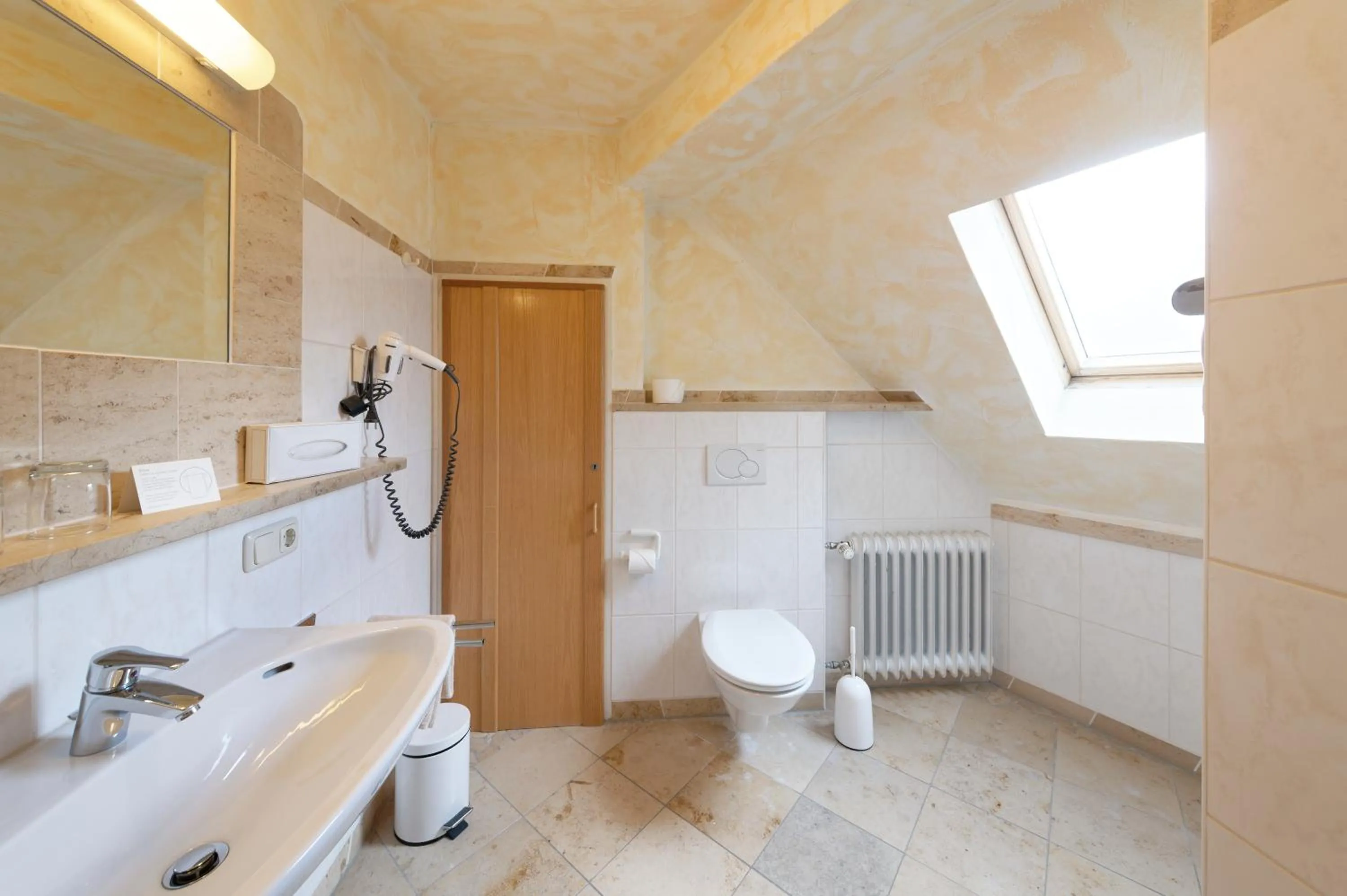 Shower in Hotel garni Alpengruss