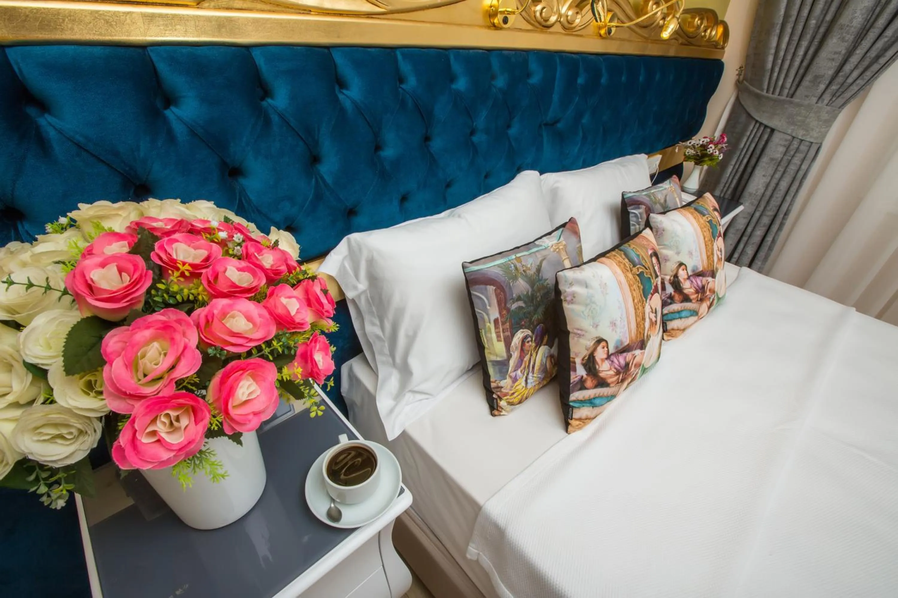 Bedroom, Bed in Atlantis Royal Hotel