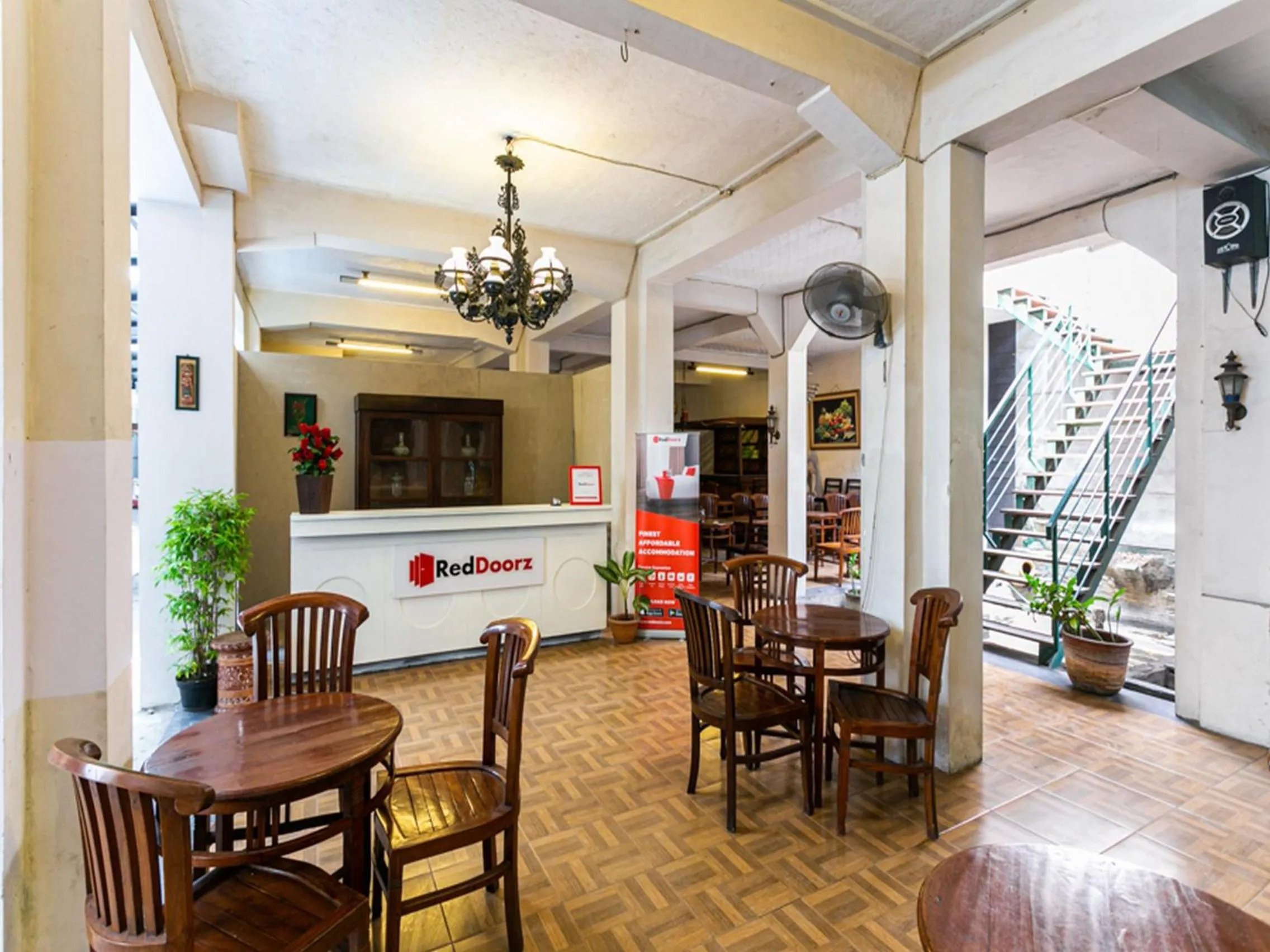 Lobby or reception in RedDoorz @ Urip Sumoharjo Solo
