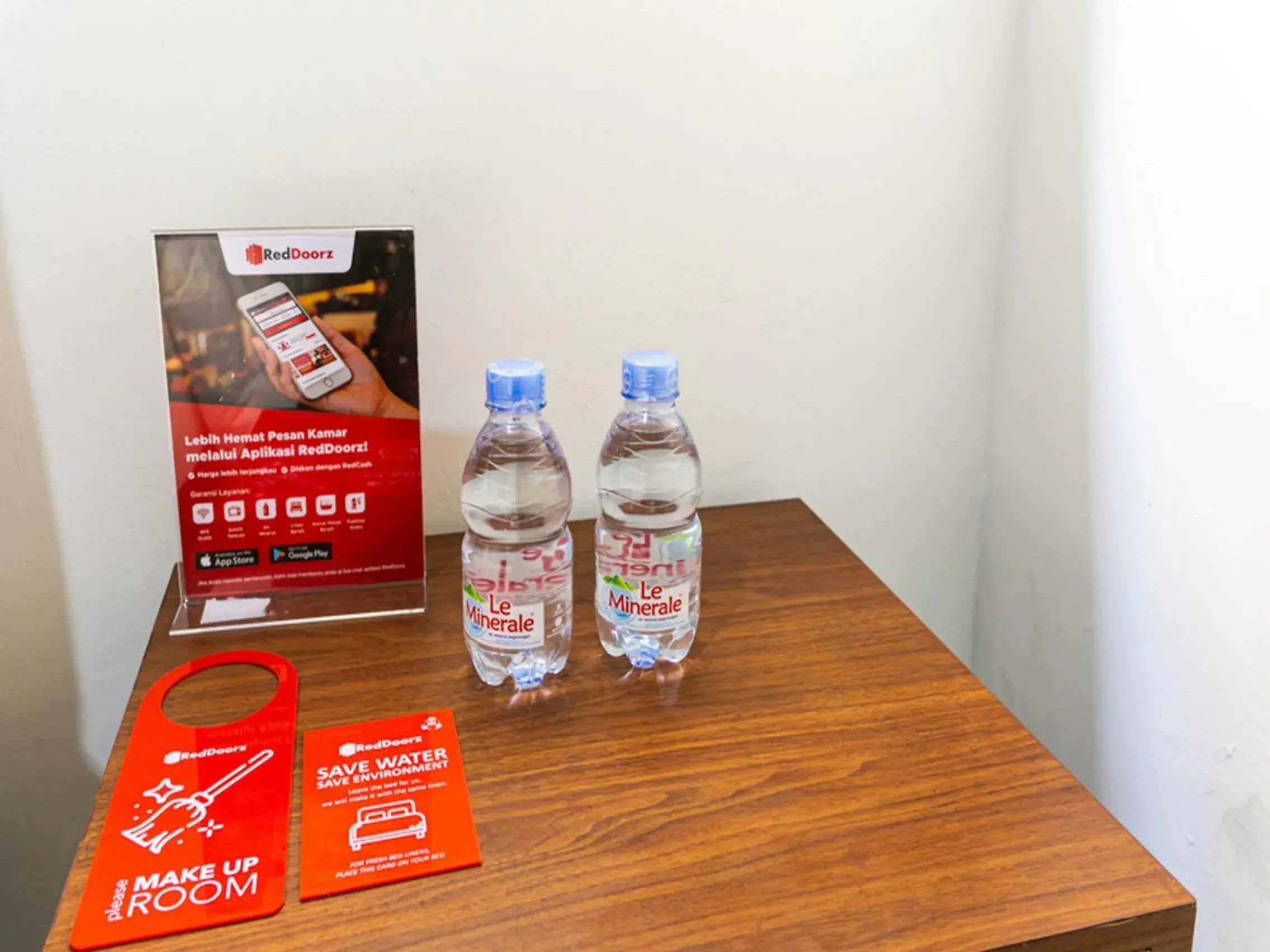 RedDoorz @ Urip Sumoharjo Solo RedDoorz @ Urip Sumoharjo Solo