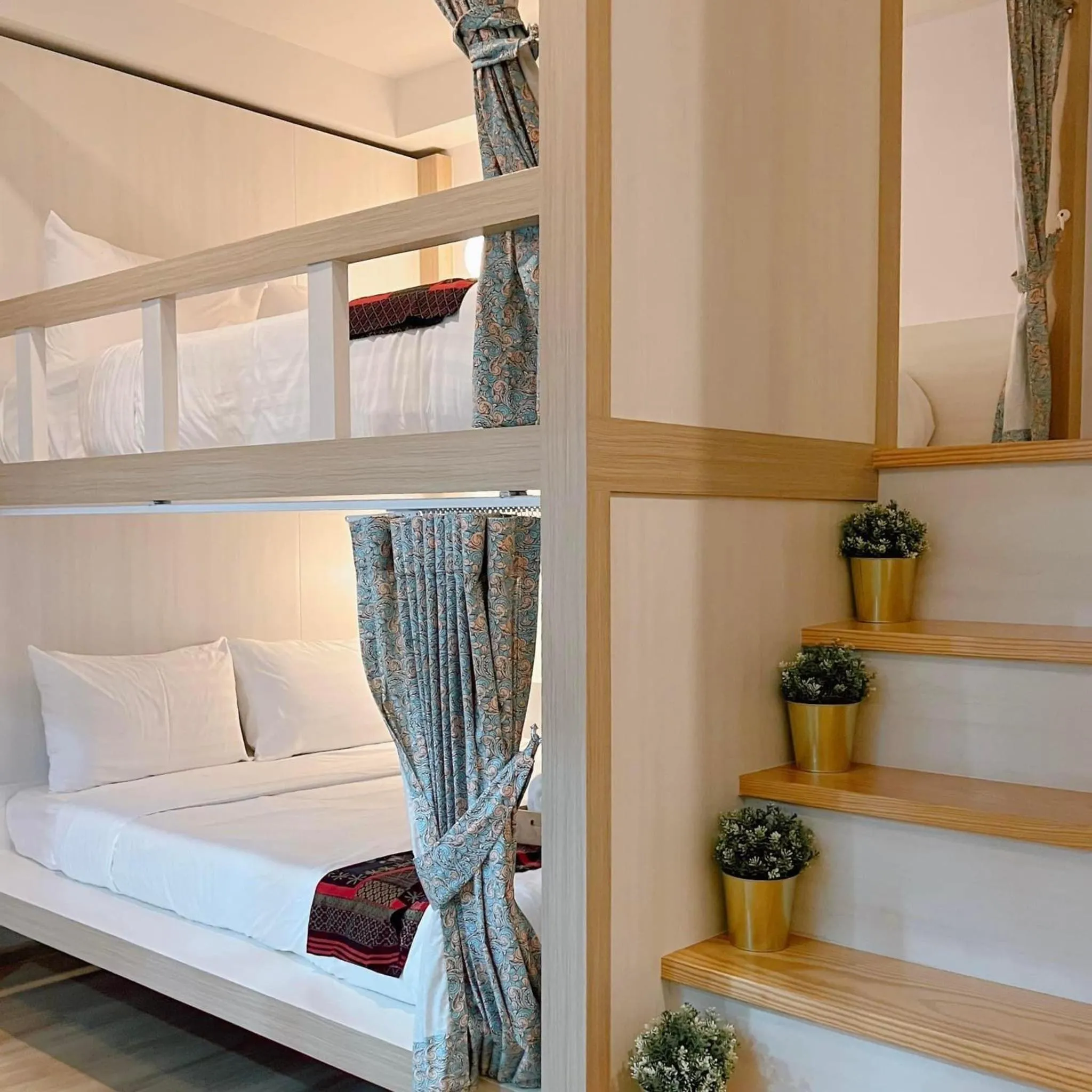 Bed in Wayla Villa@Maikhaobeach