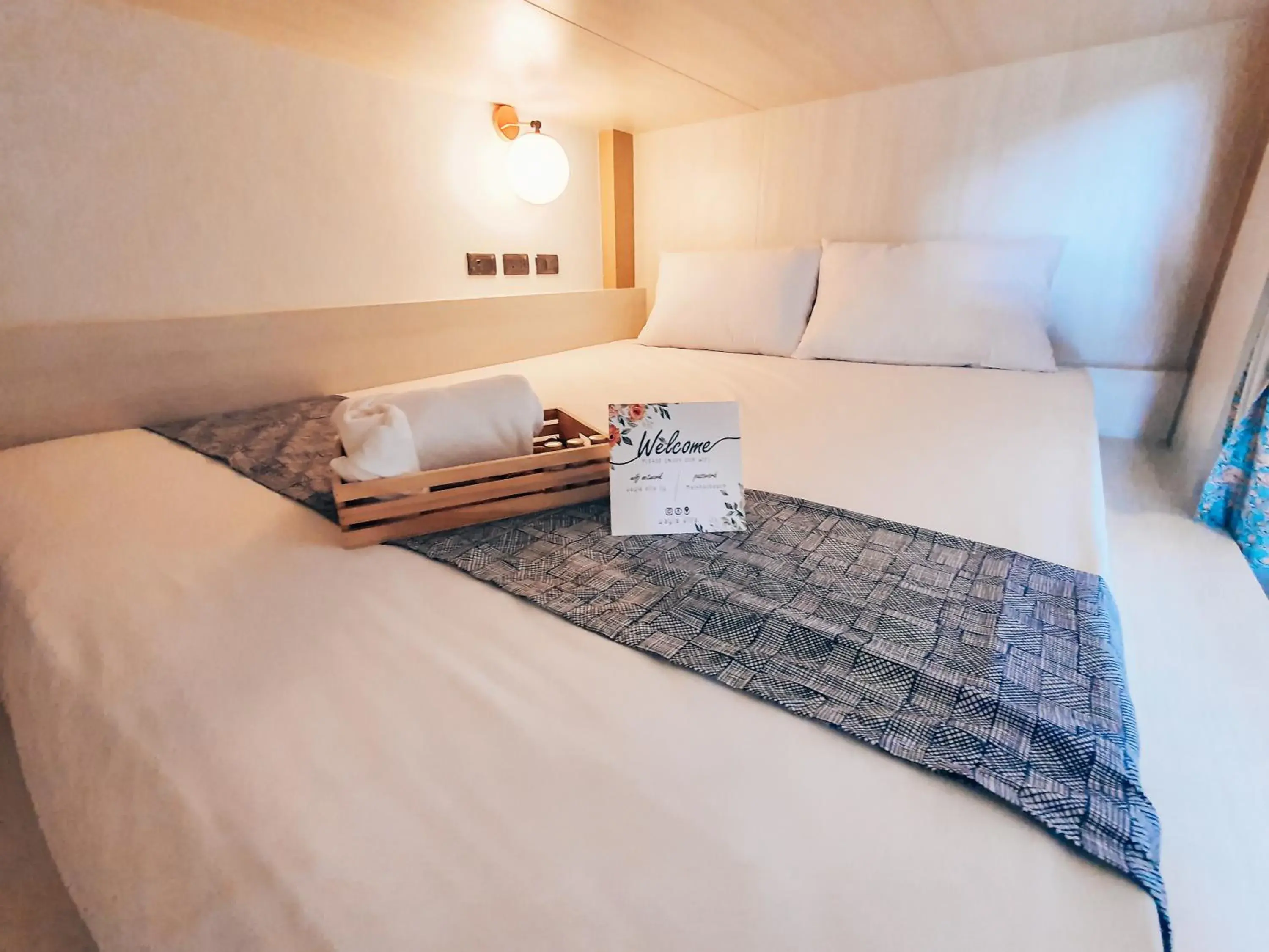 Bed in Wayla Villa@Maikhaobeach Bed in Wayla Villa@Maikhaobeach