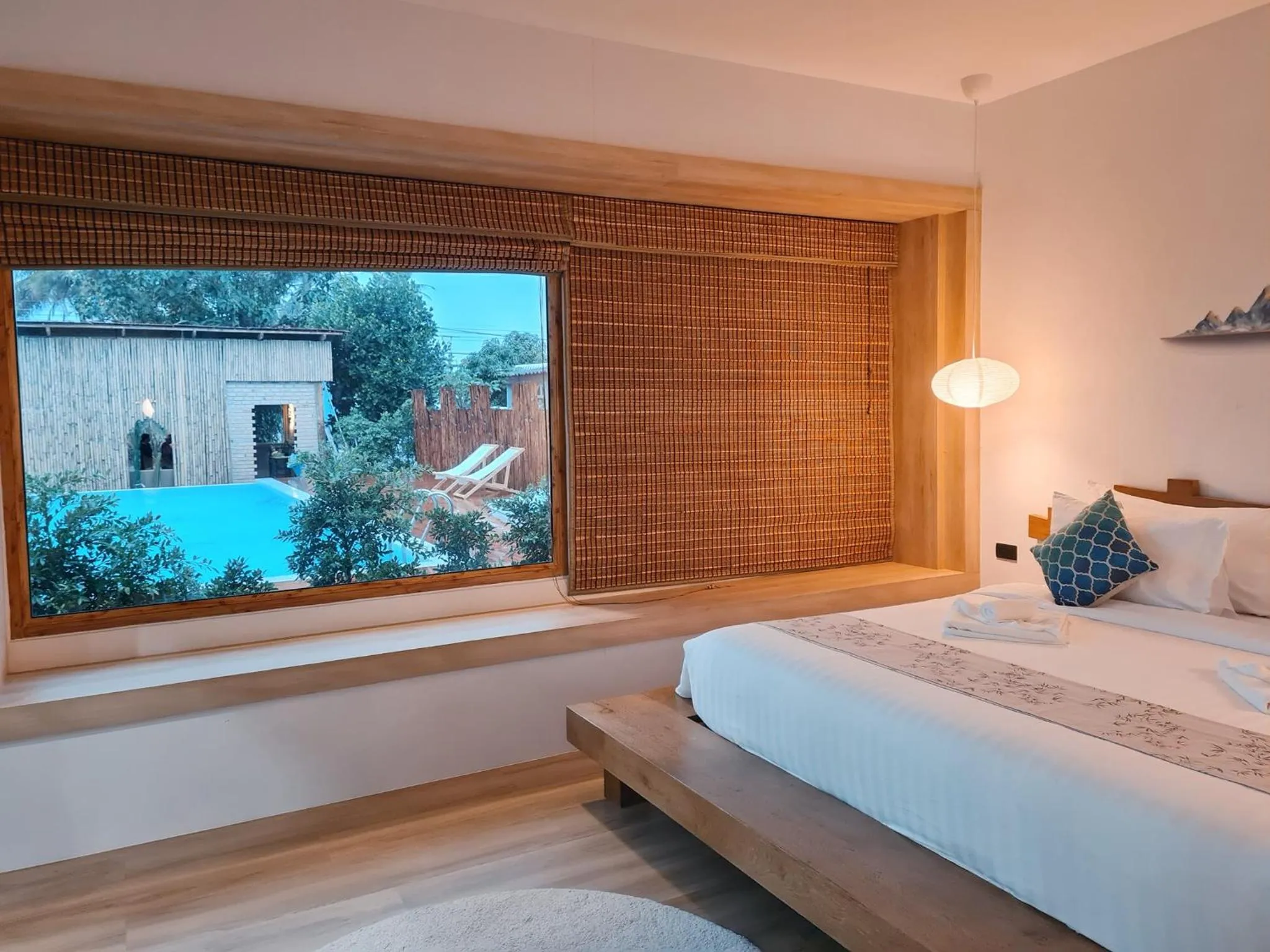 Bed in Wayla Villa@Maikhaobeach