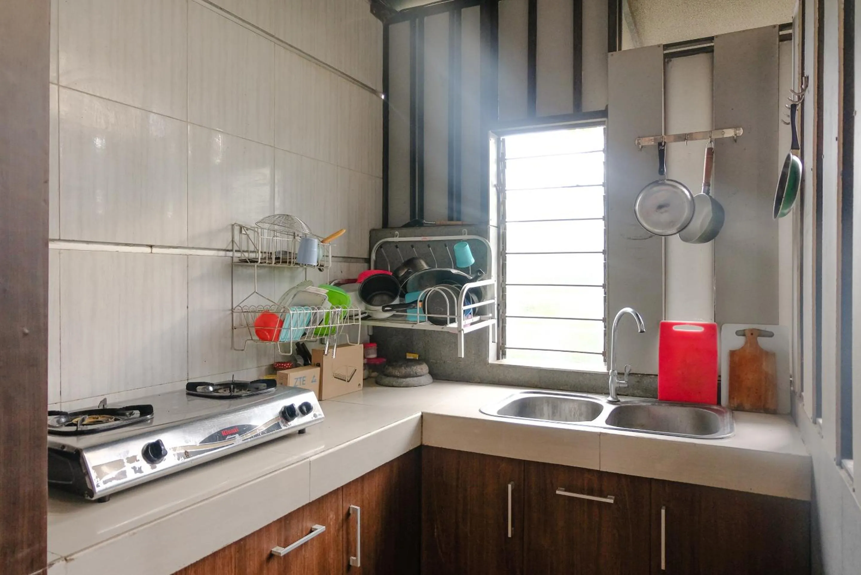 Kitchen or kitchenette in OYO Life 2399 Gerbera House - Kos Putri