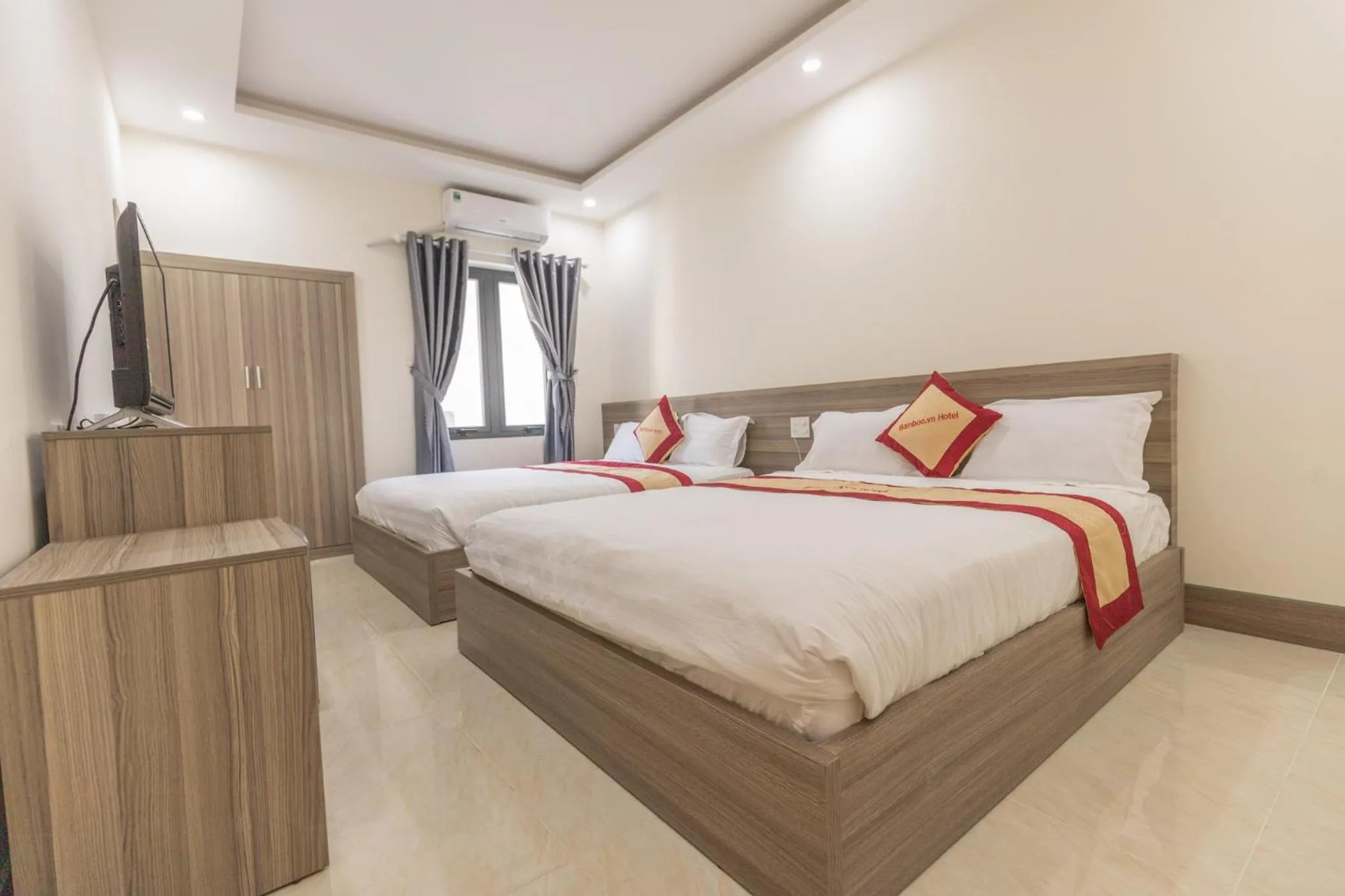 Bedroom, Bed in Bamboo Hotel