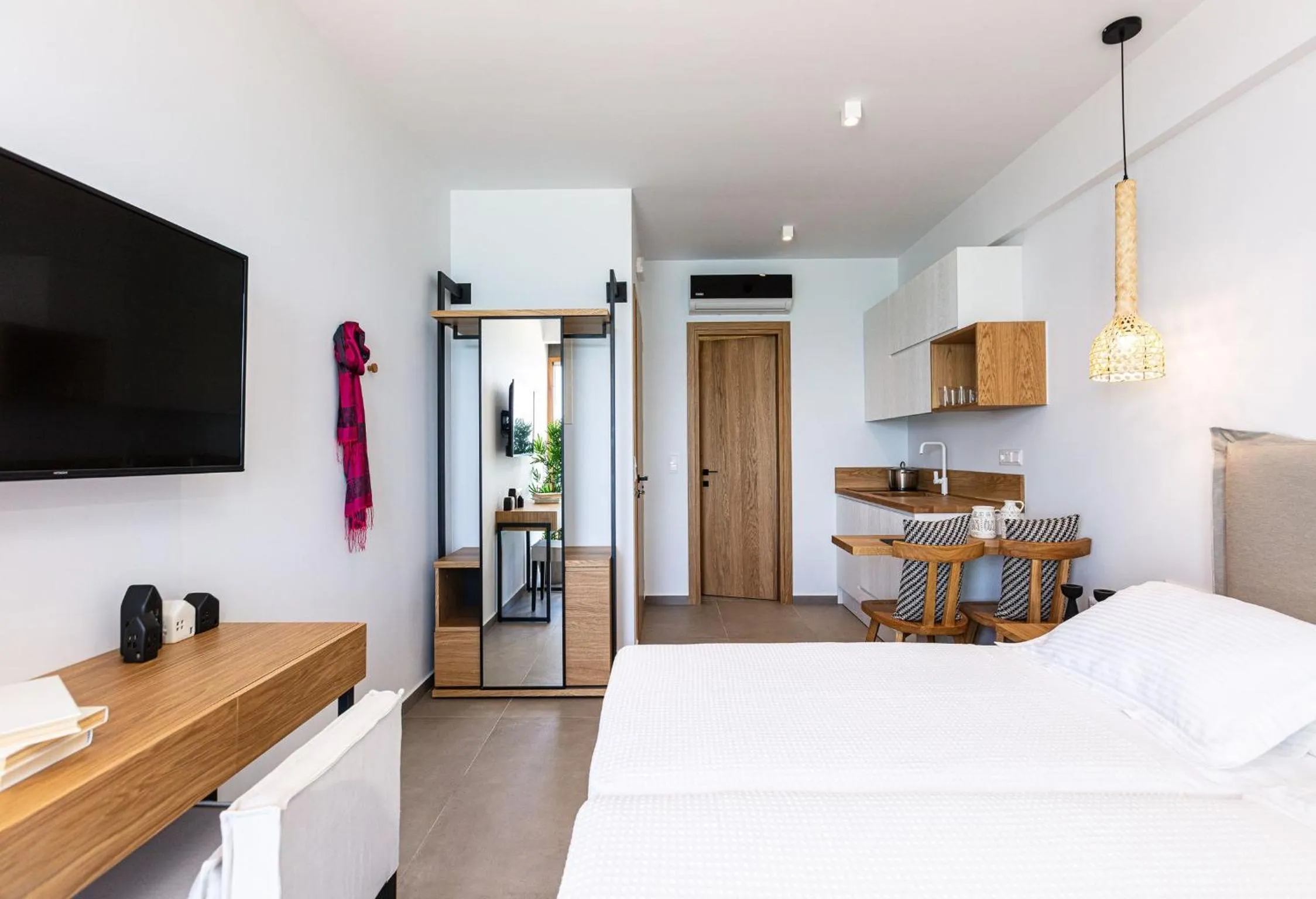 TV and multimedia, Bed in North Coast Seaside Suites