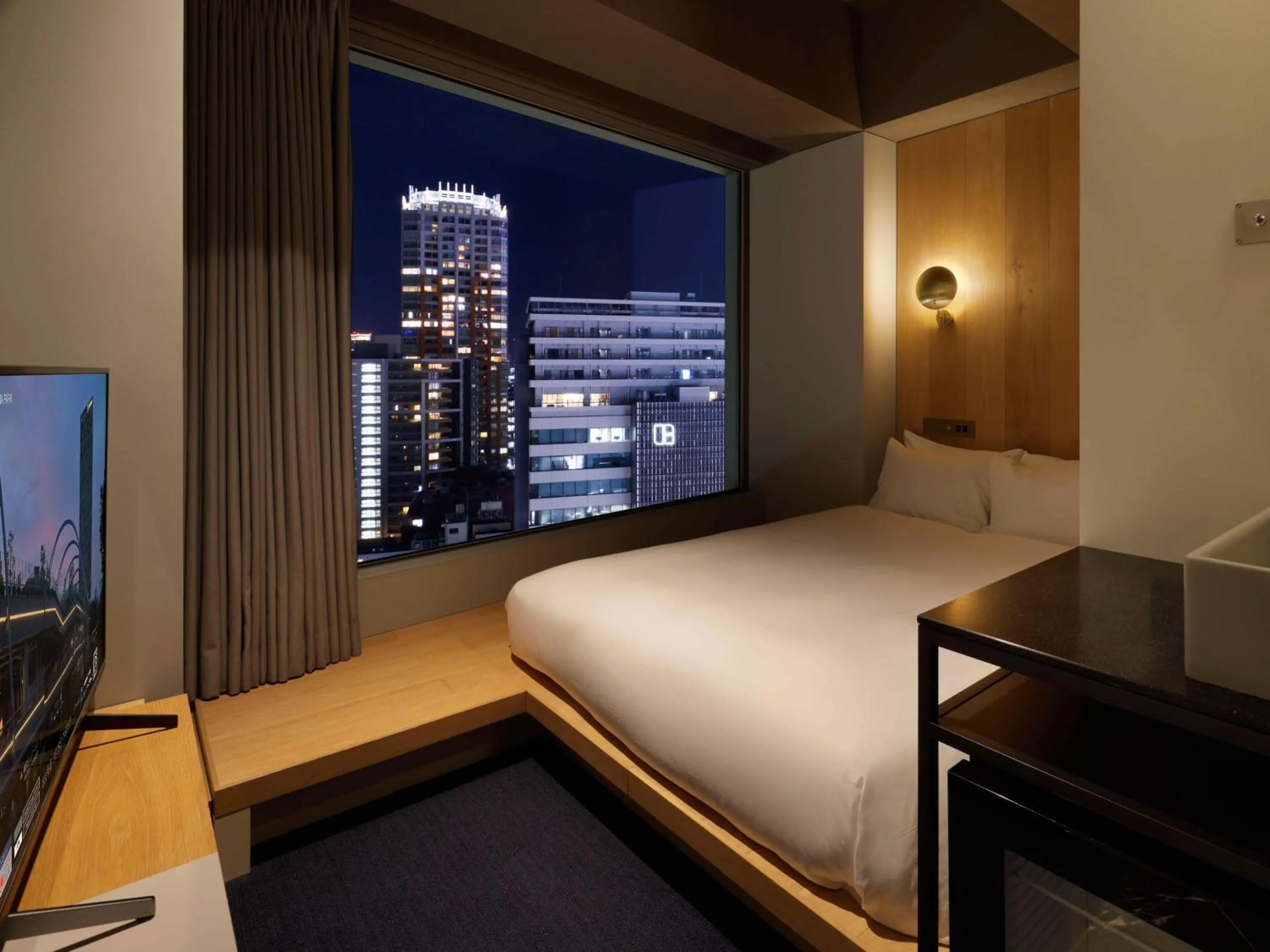 Photo of the whole room, Bed in sequence MIYASHITA PARK - Shibuya