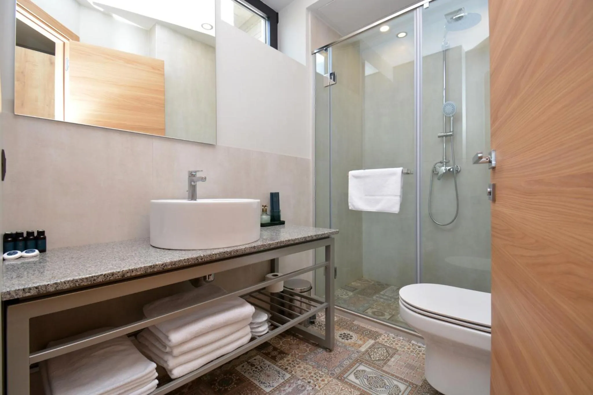 Shower in Andor Hotel