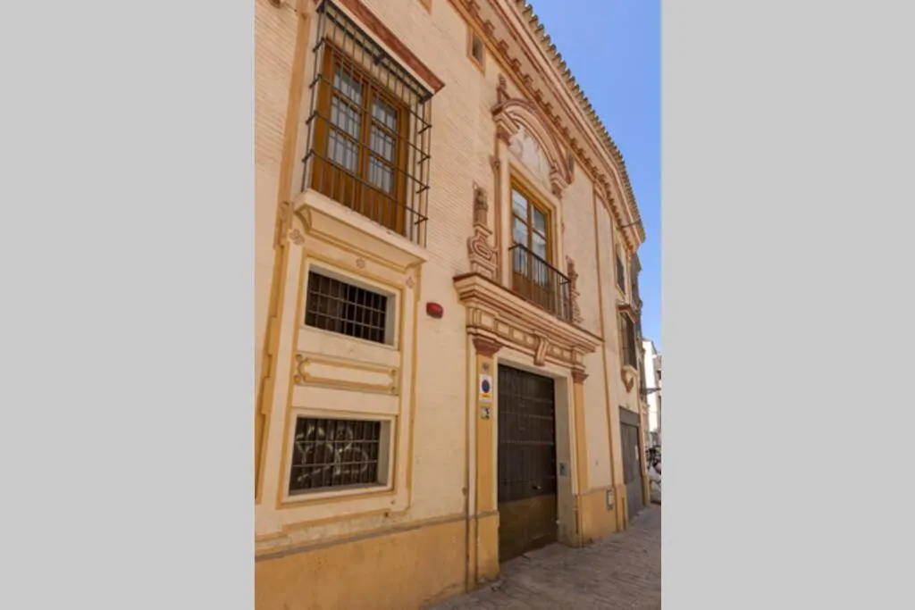 Property building in Goyeneta Palace by Valcambre