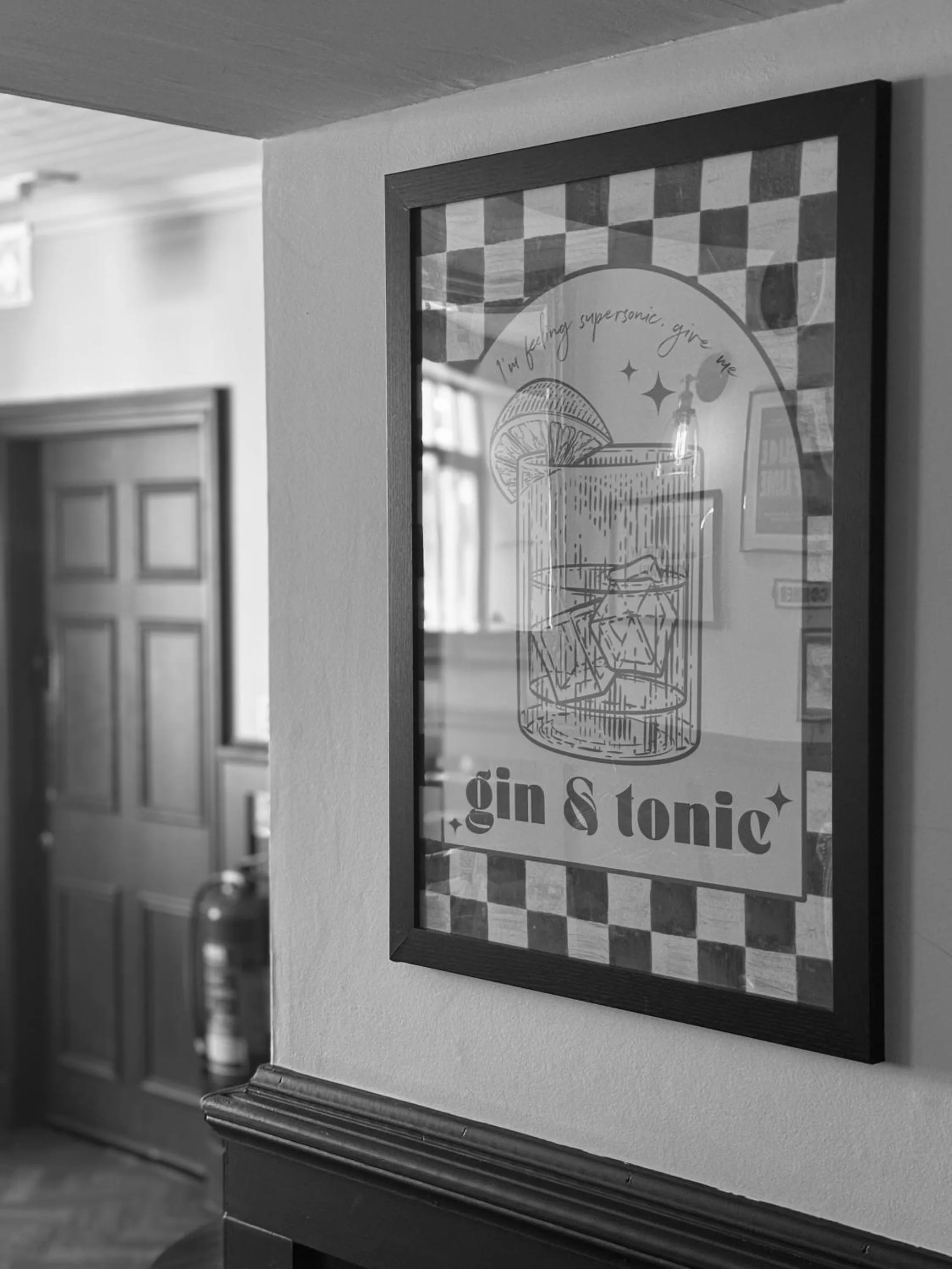 Lounge or bar in The Glendevon Hotel