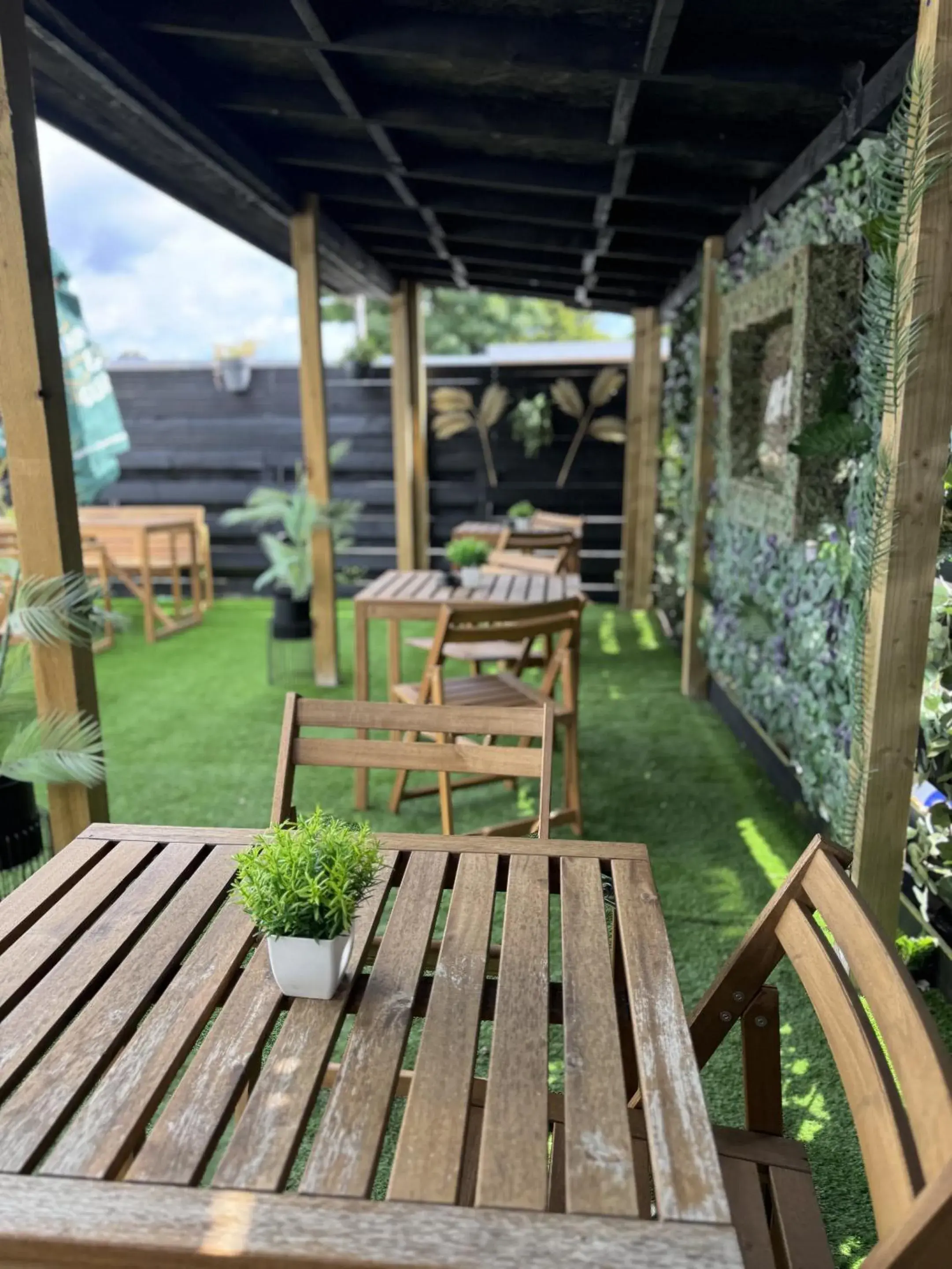 Garden in The Glendevon Hotel Garden in The Glendevon Hotel