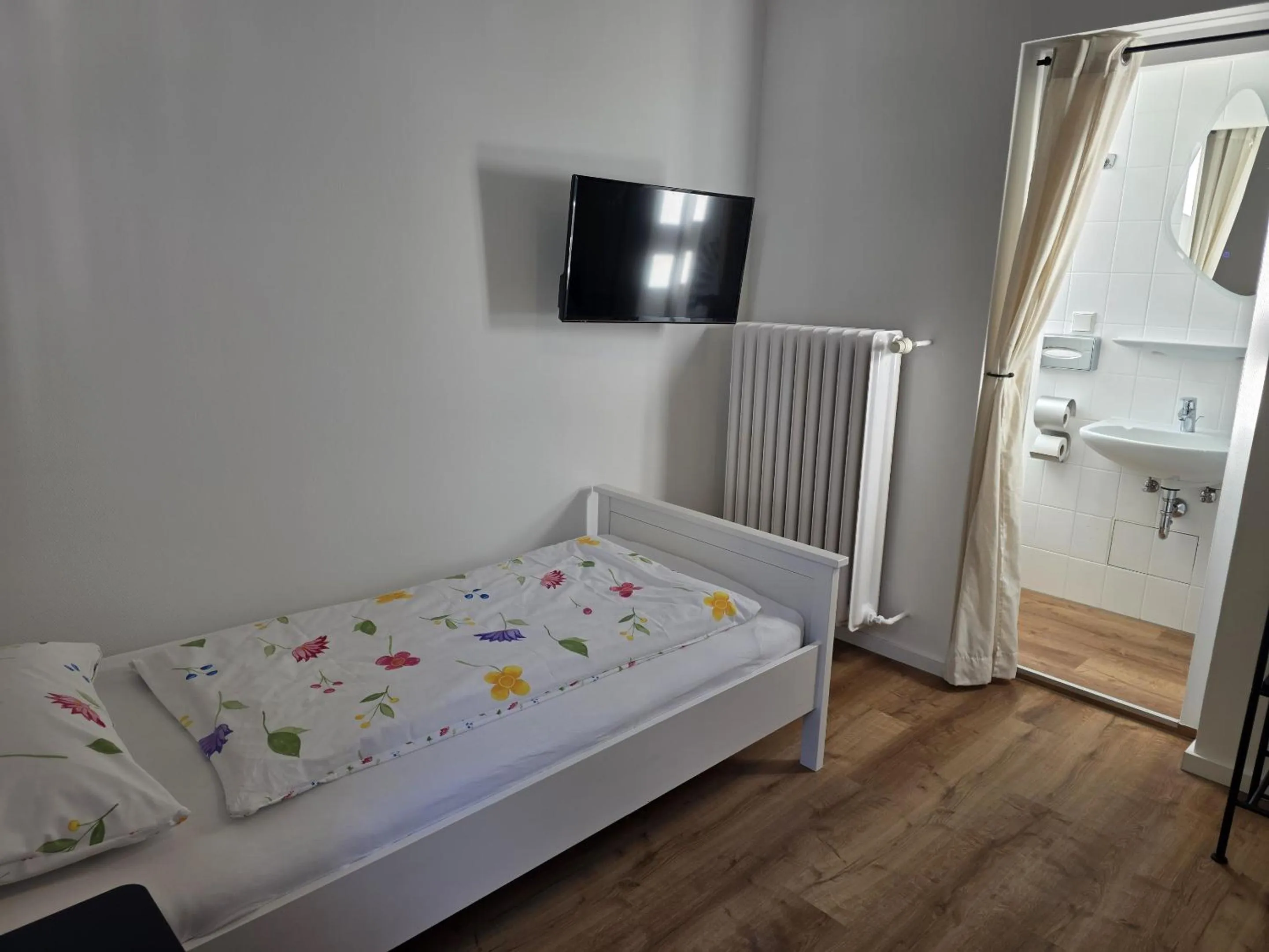 Bedroom, Bed in Aparthotel Arabella Bad Nauheim