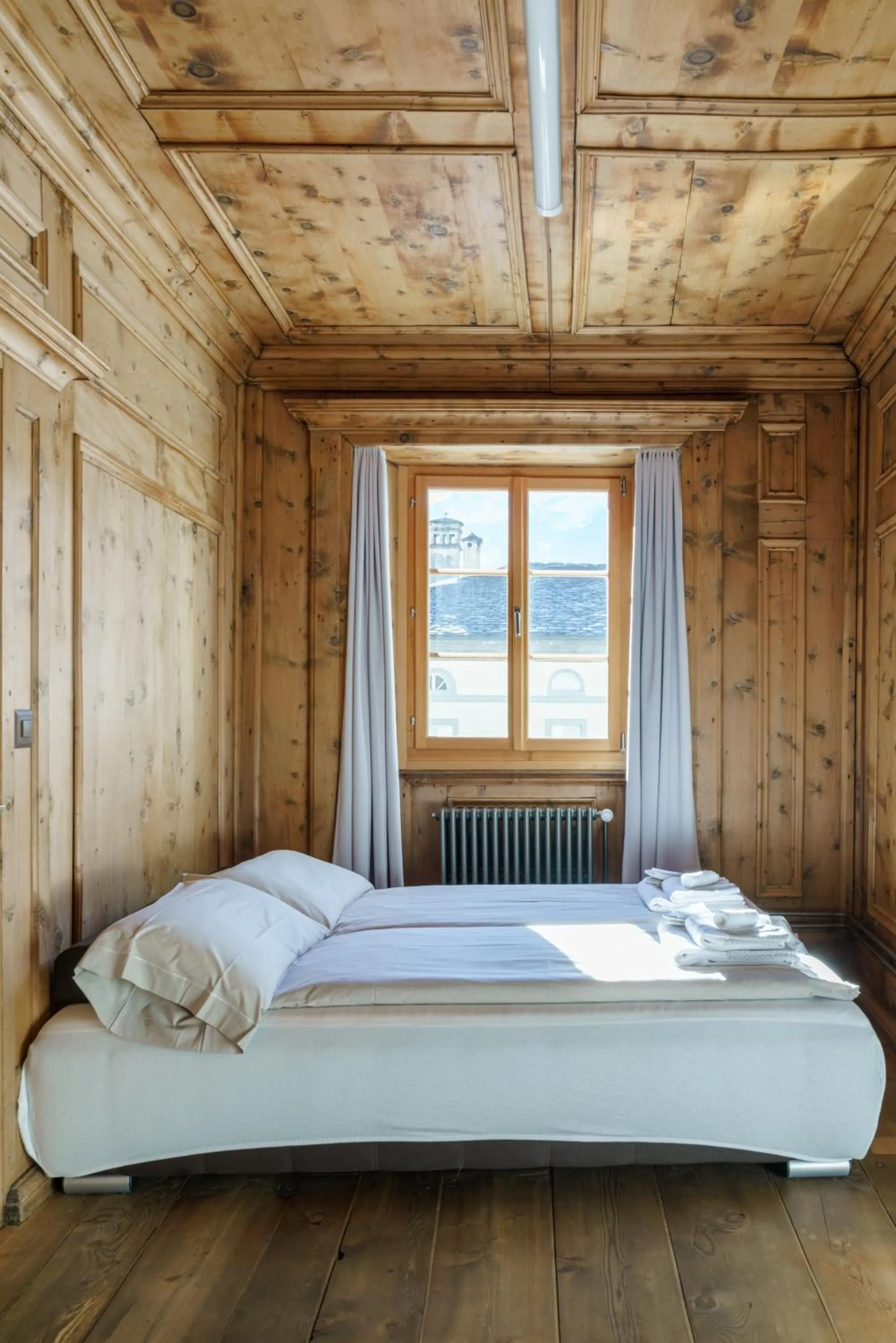 Bed in Ca' del Borgo, Rooms & Suites