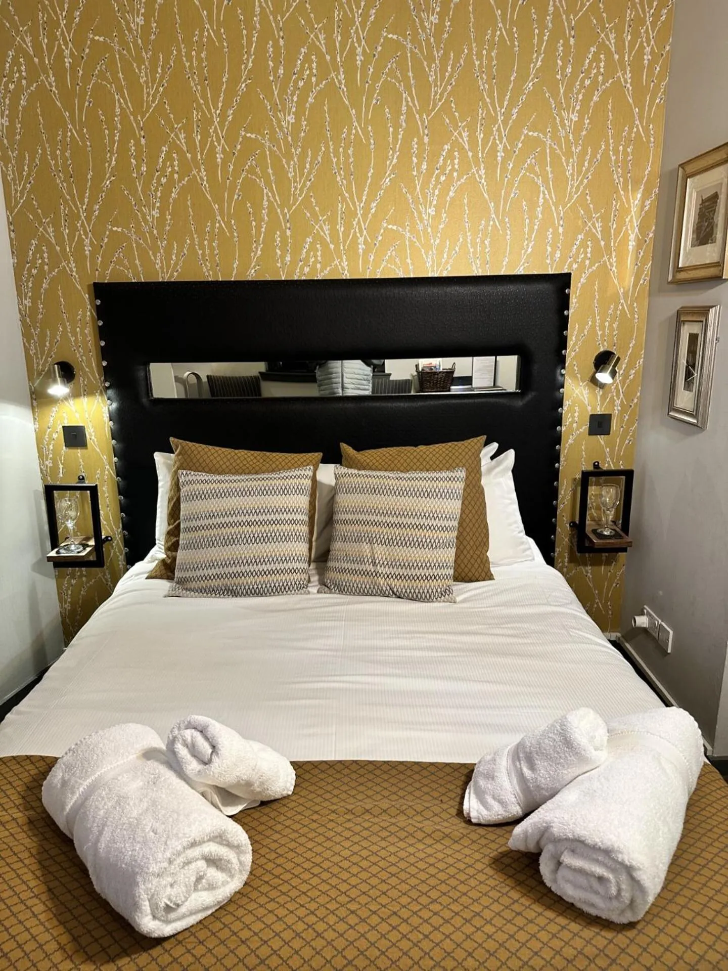 Bedroom, Bed in Greyfriars Studio Edinburgh