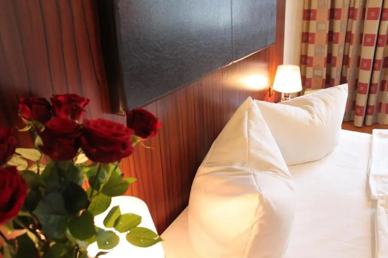 Standard Twin Room - single occupancy in City Hotel Mercator Standard Twin Room - single occupancy in City Hotel Mercator