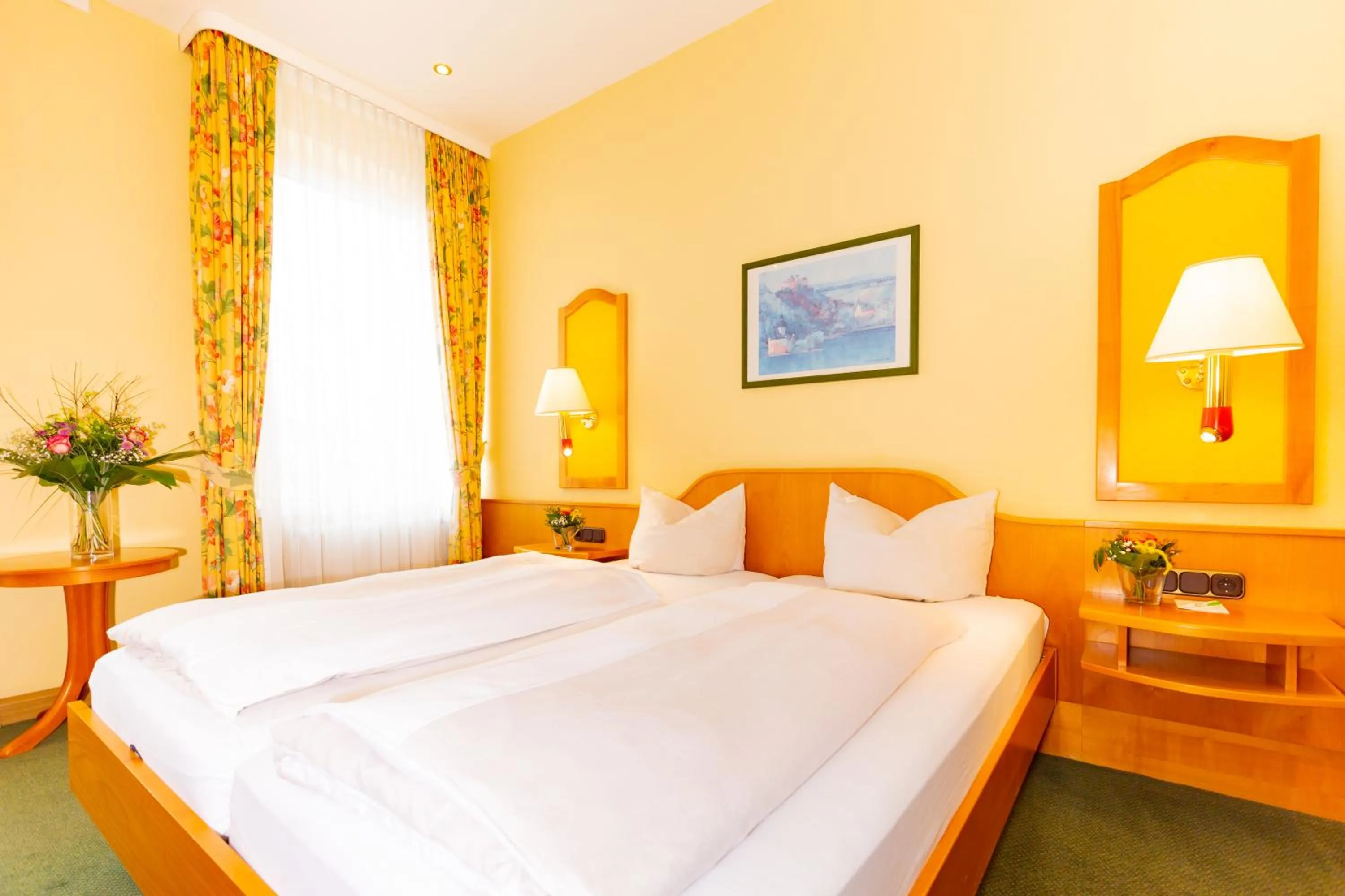 Bedroom, Bed in Parkhotel Traunstein