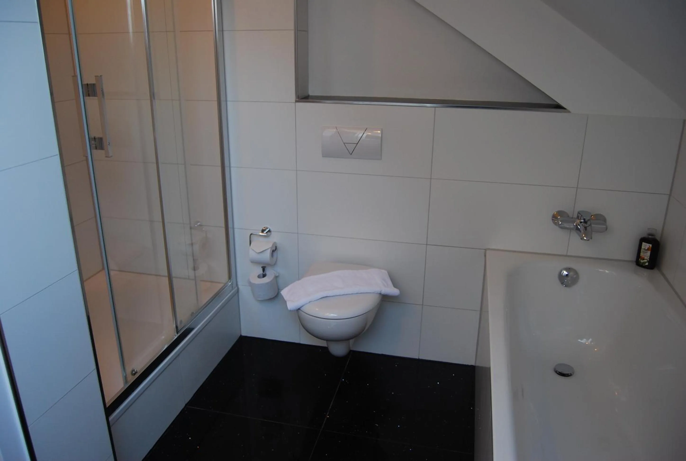 Toilet in Mauritius Komfort Hotel in der Altstadt