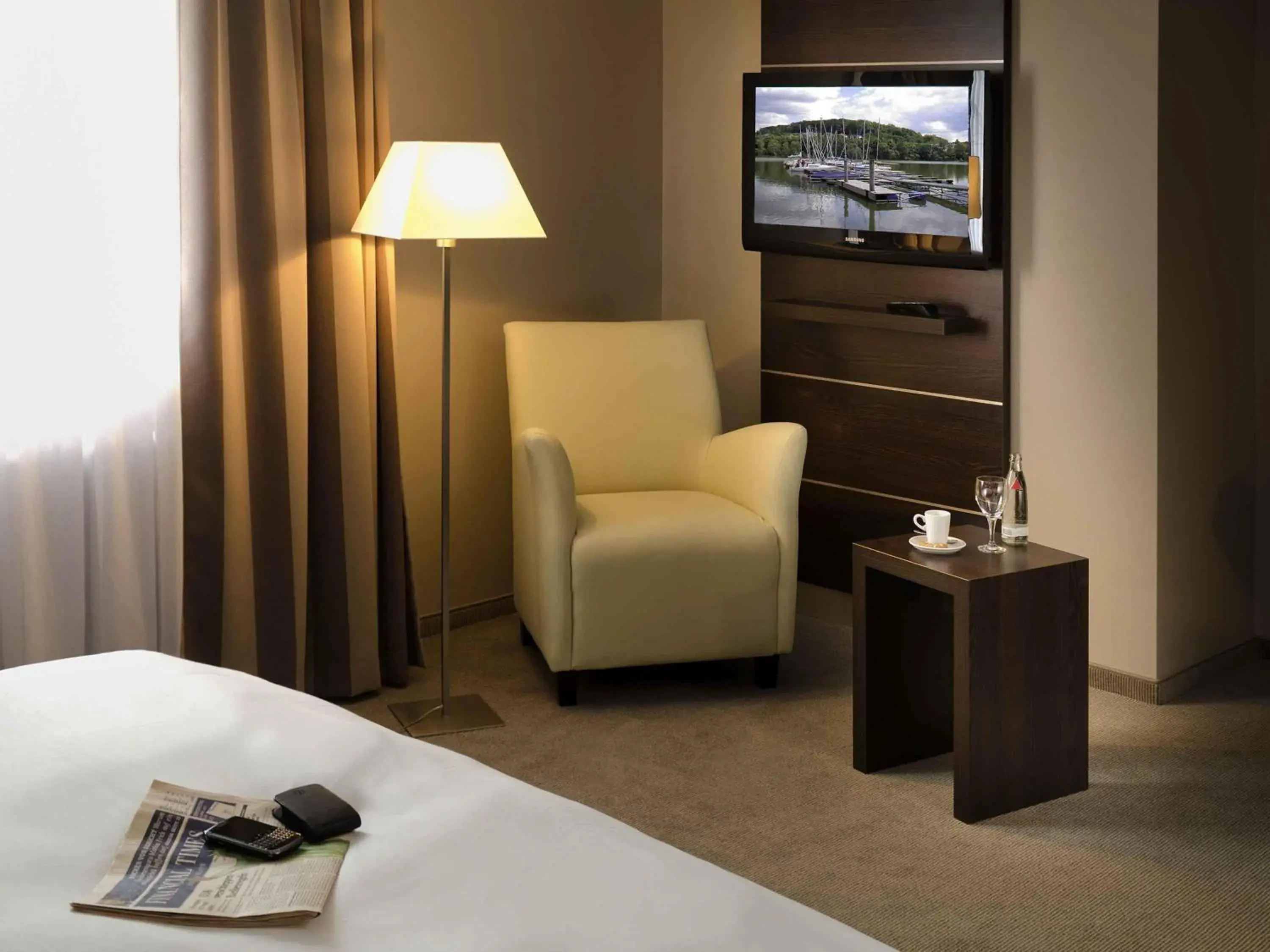 Bedroom, Bed in Mercure Hotel Hagen Bedroom, Bed in Mercure Hotel Hagen