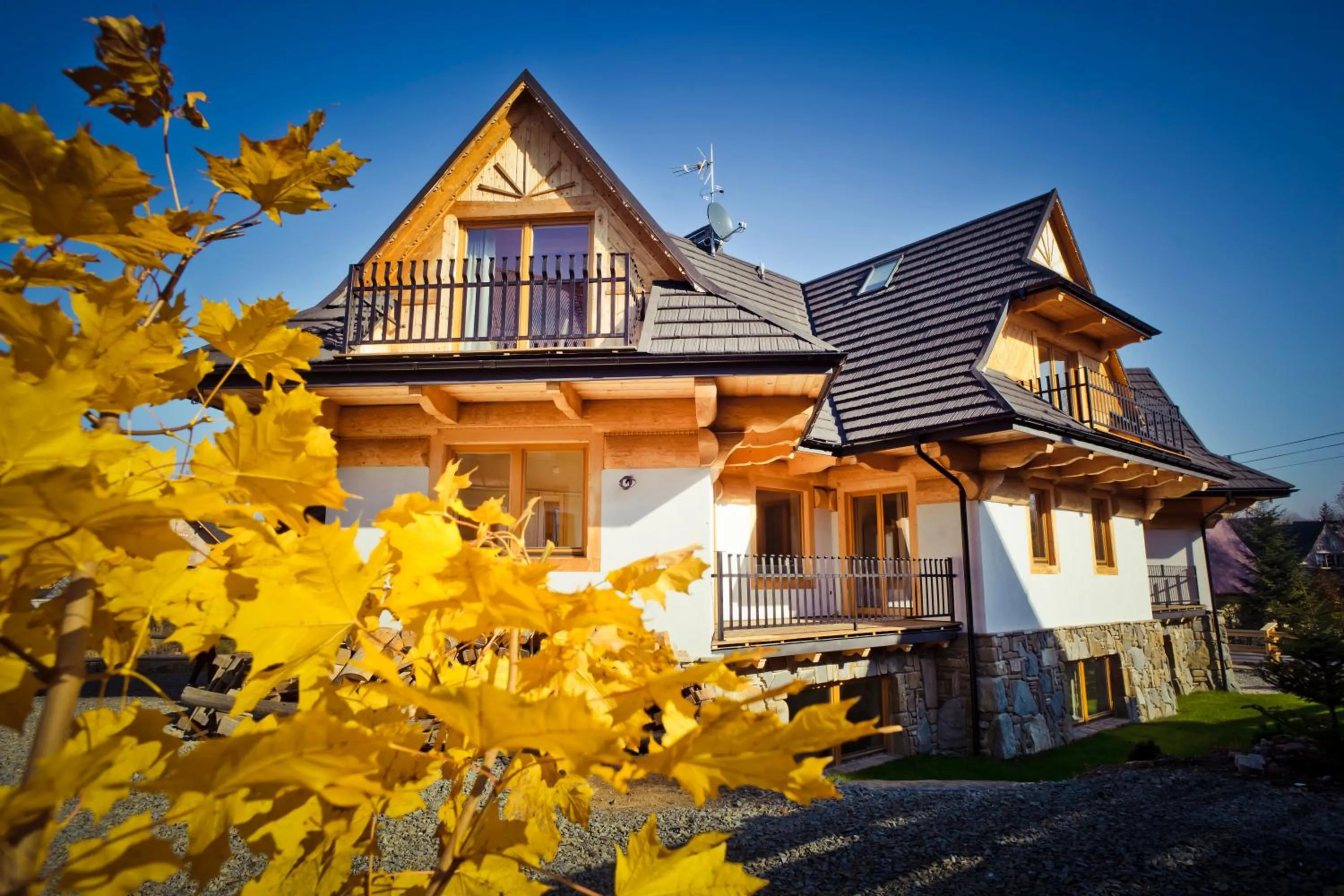 Property building in Willa Mirwa