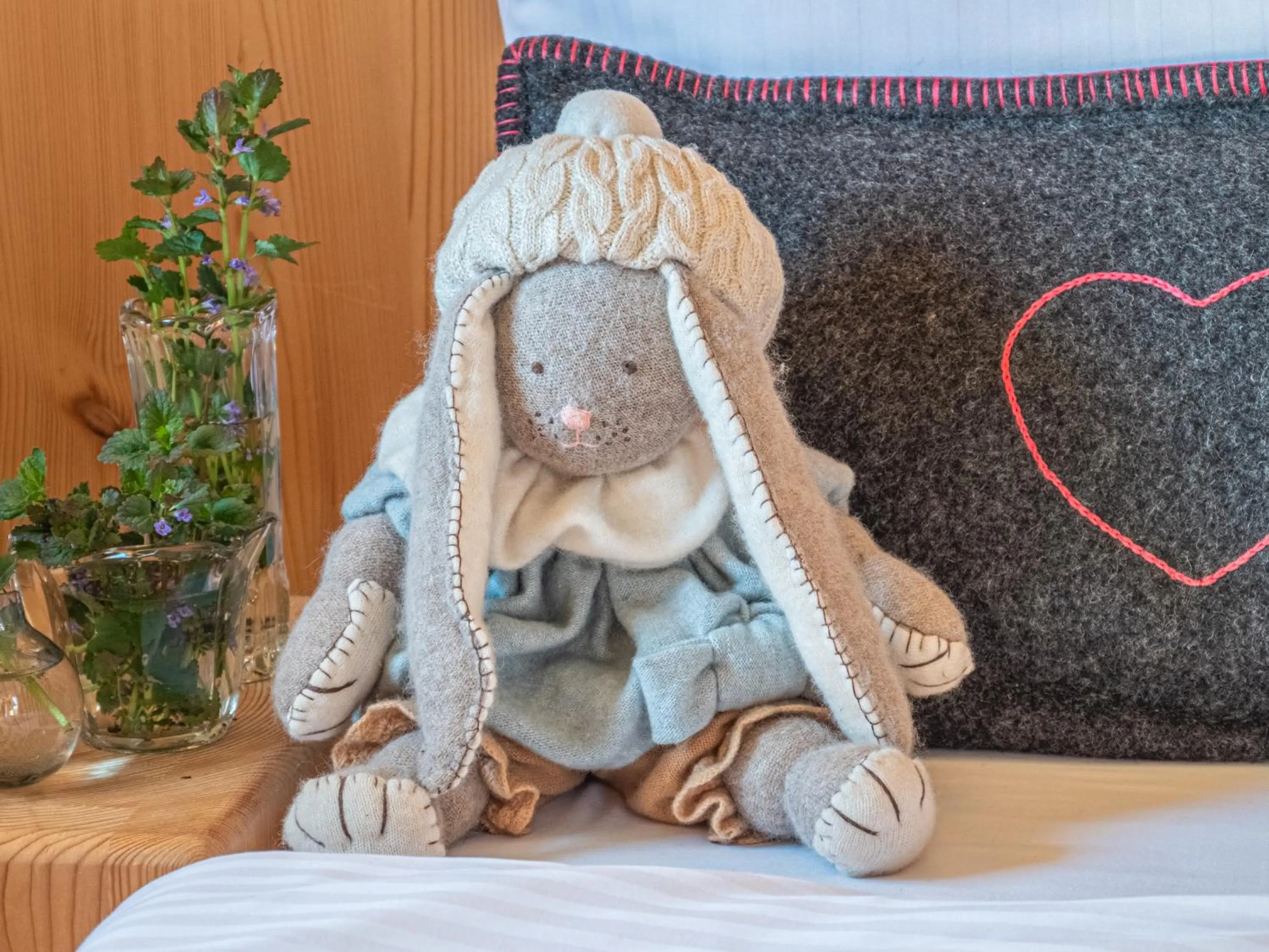 Decorative detail in Willa Mirwa