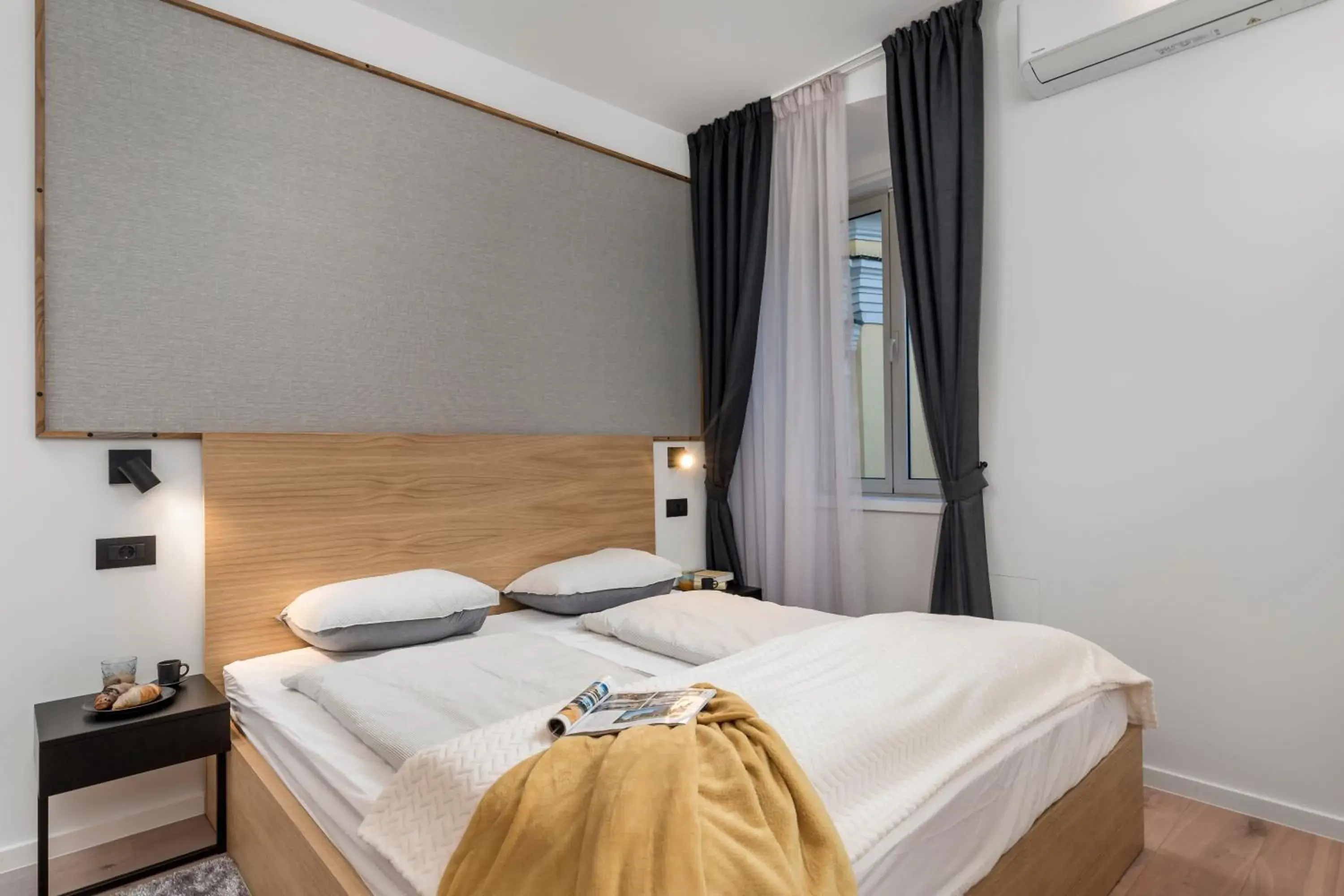 Deluxe King Studio in Deluxe Apartments & Rooms "In the Center" Deluxe King Studio in Deluxe Apartments & Rooms "In the Center"