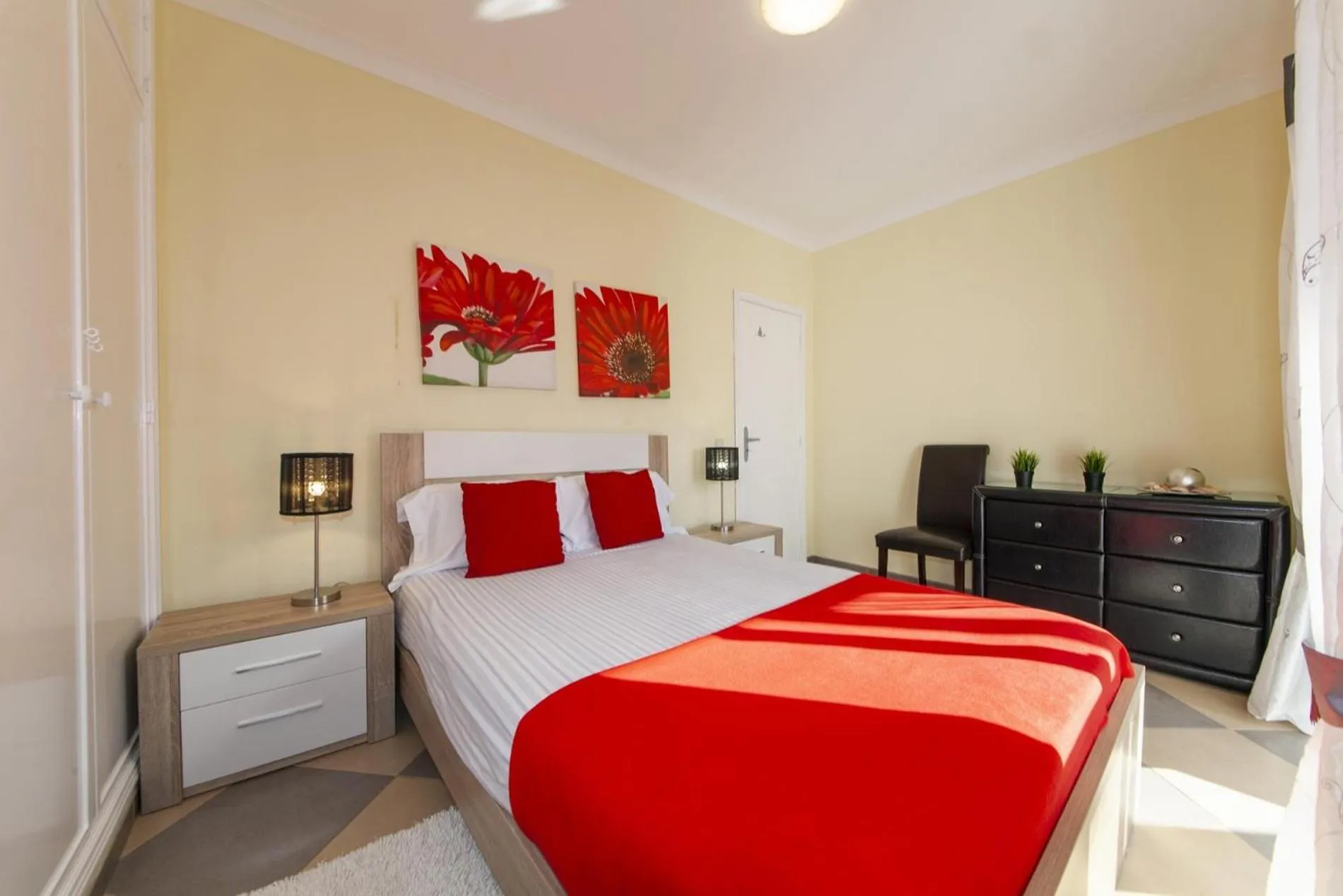 Floor plan in B17 - The Stunning Seaview Apartment