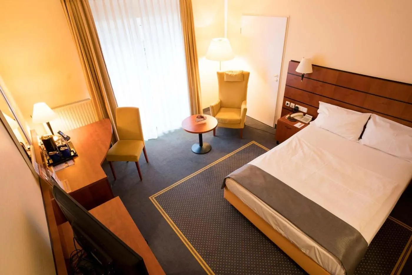 Photo of the whole room, Bed in Hotel Fulda Mitte