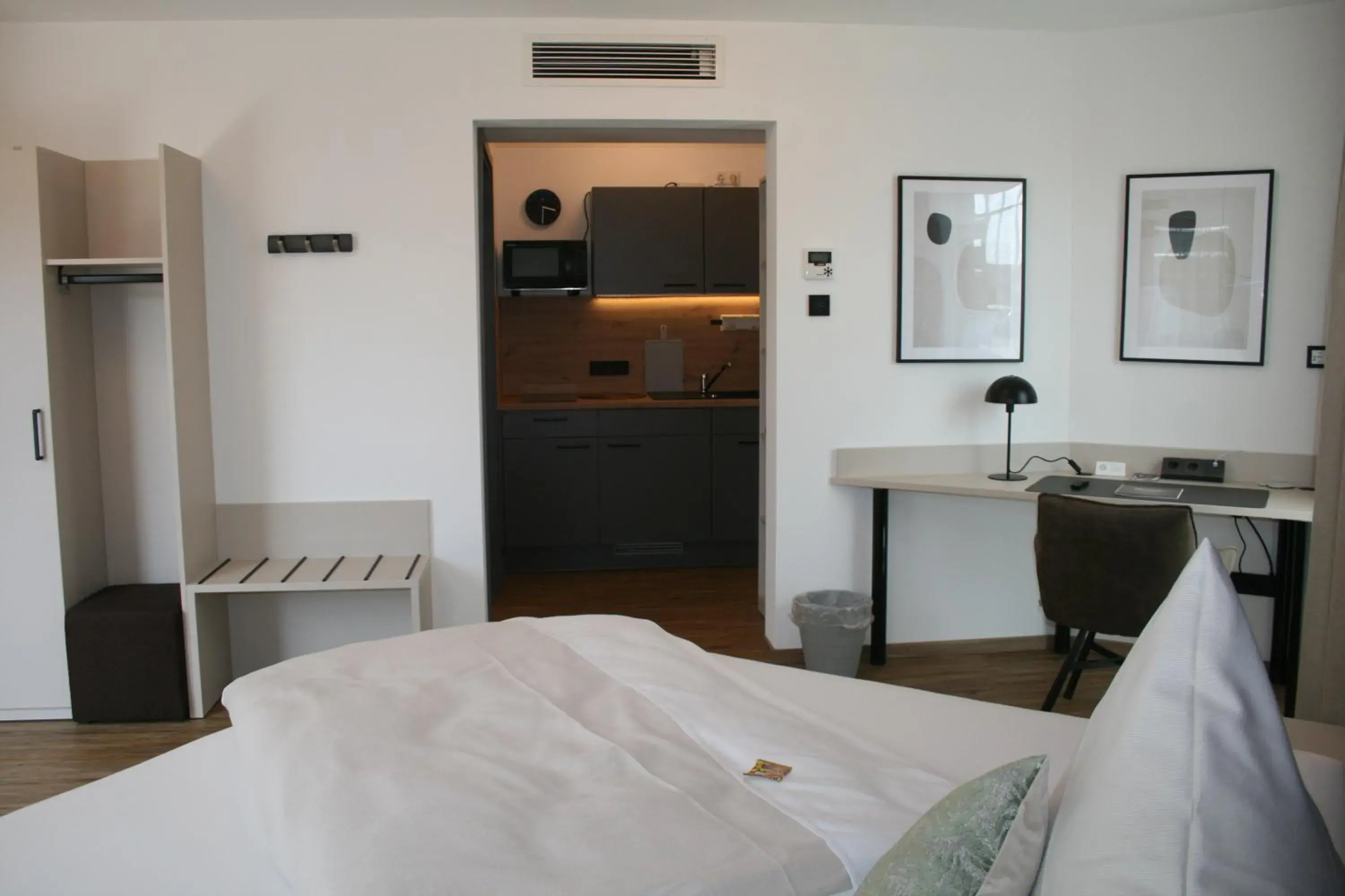 Staff, Bed in Hotel Bavaria Staff, Bed in Hotel Bavaria