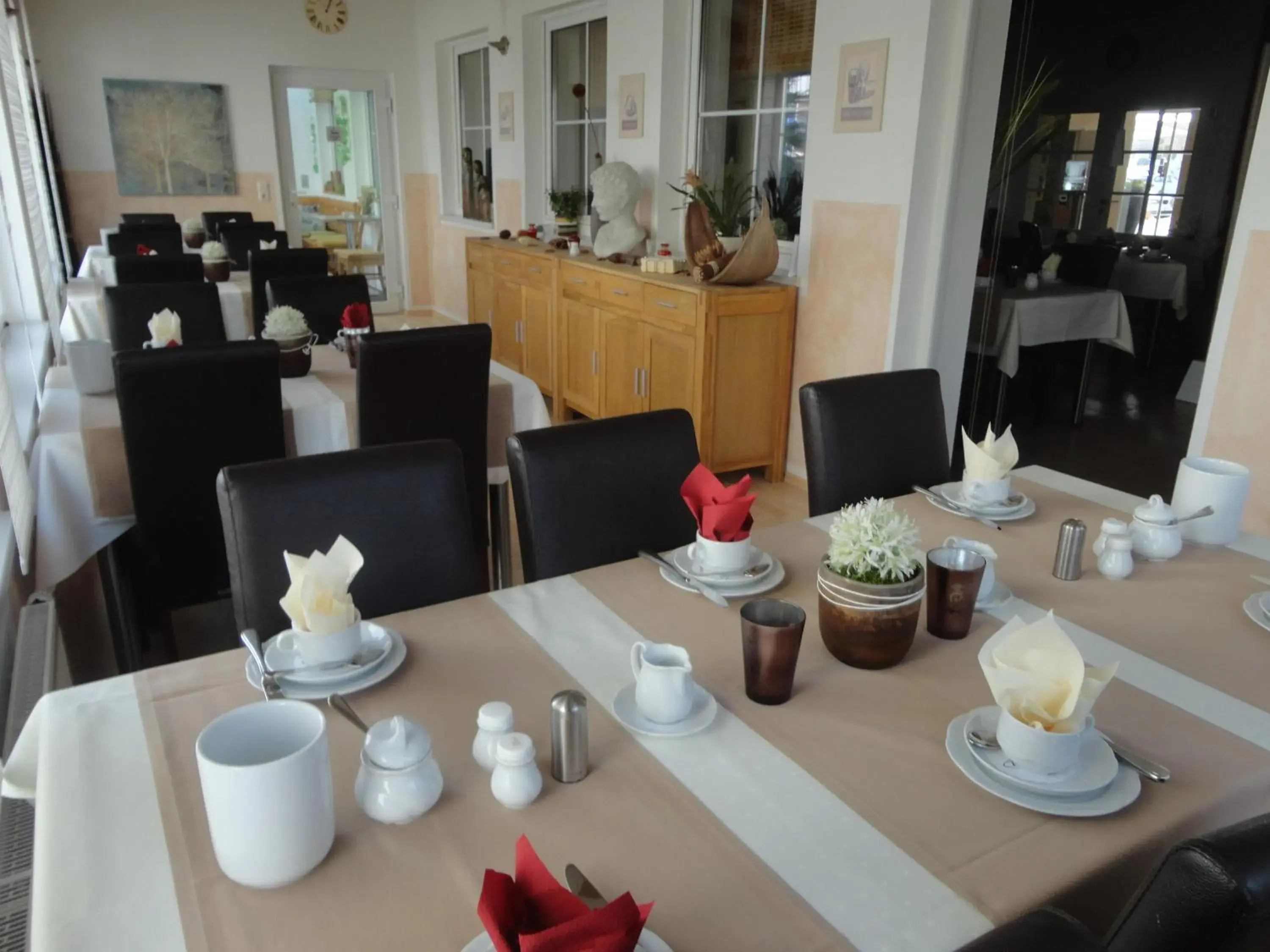 Restaurant/places to eat in Hotel Bavaria Restaurant/places to eat in Hotel Bavaria