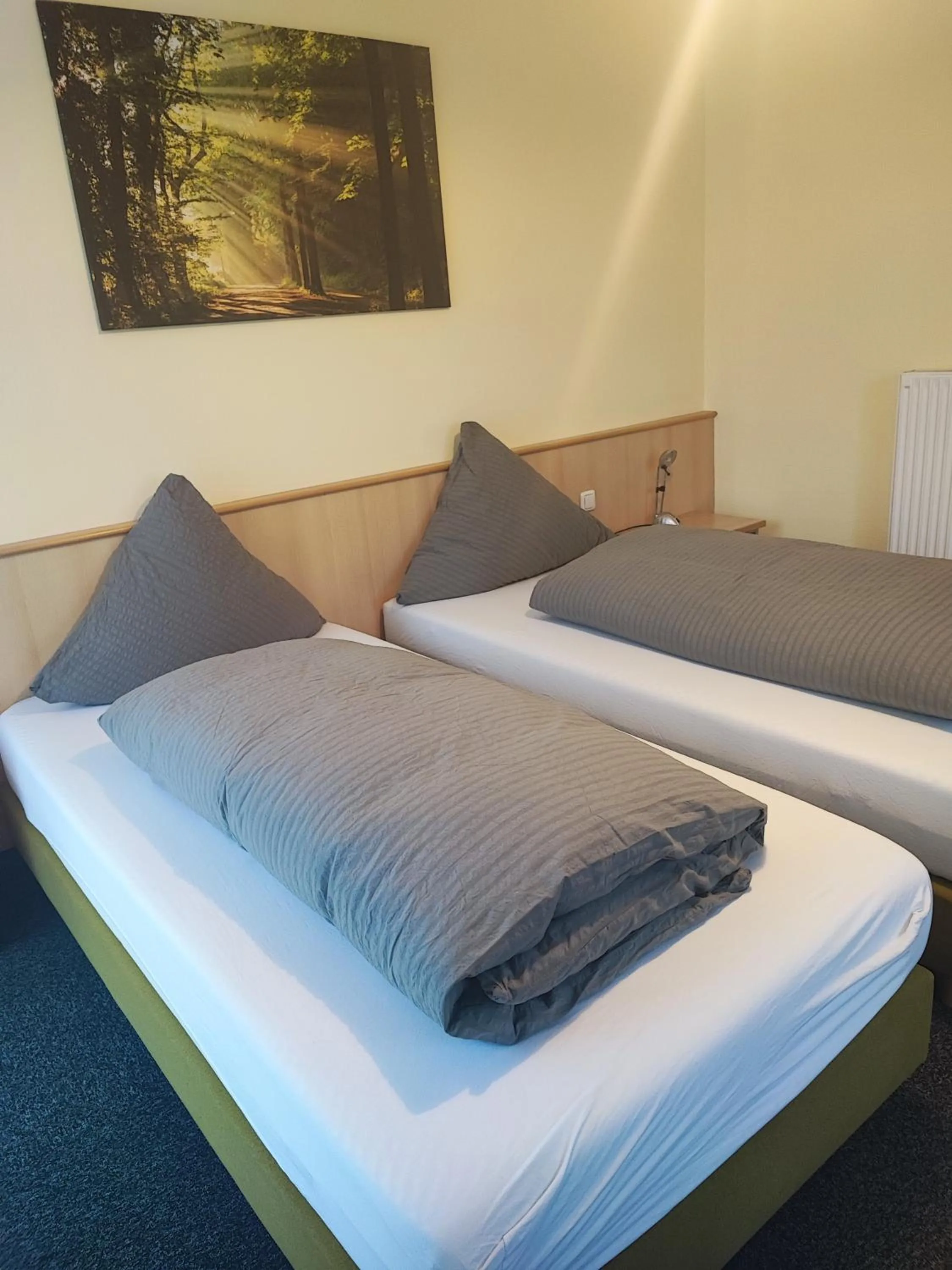 Photo of the whole room, Bed in Wirtshaus Zur Bina