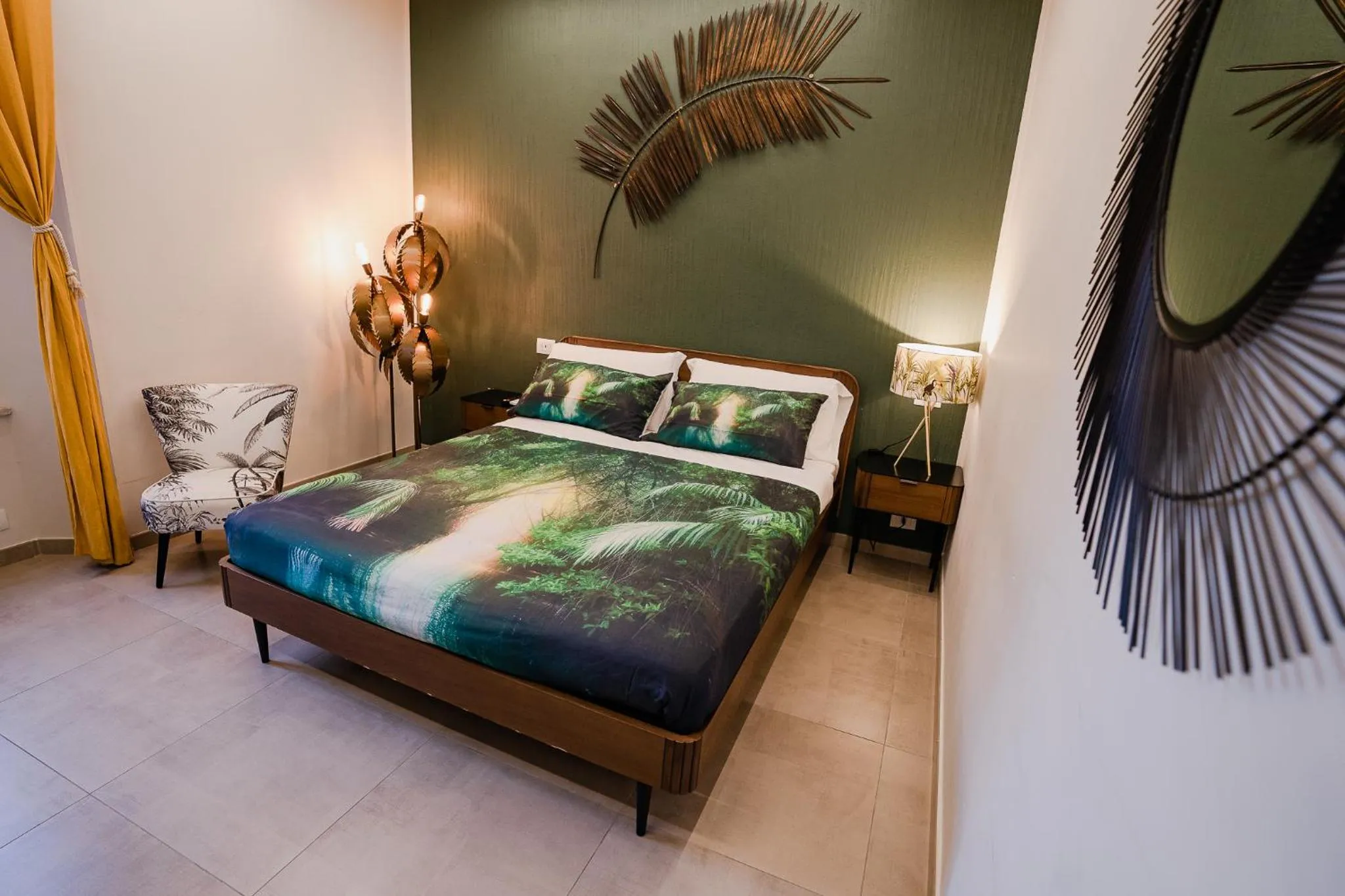 Bed in Le Boutique Luxury Rooms diffused in Historic Center