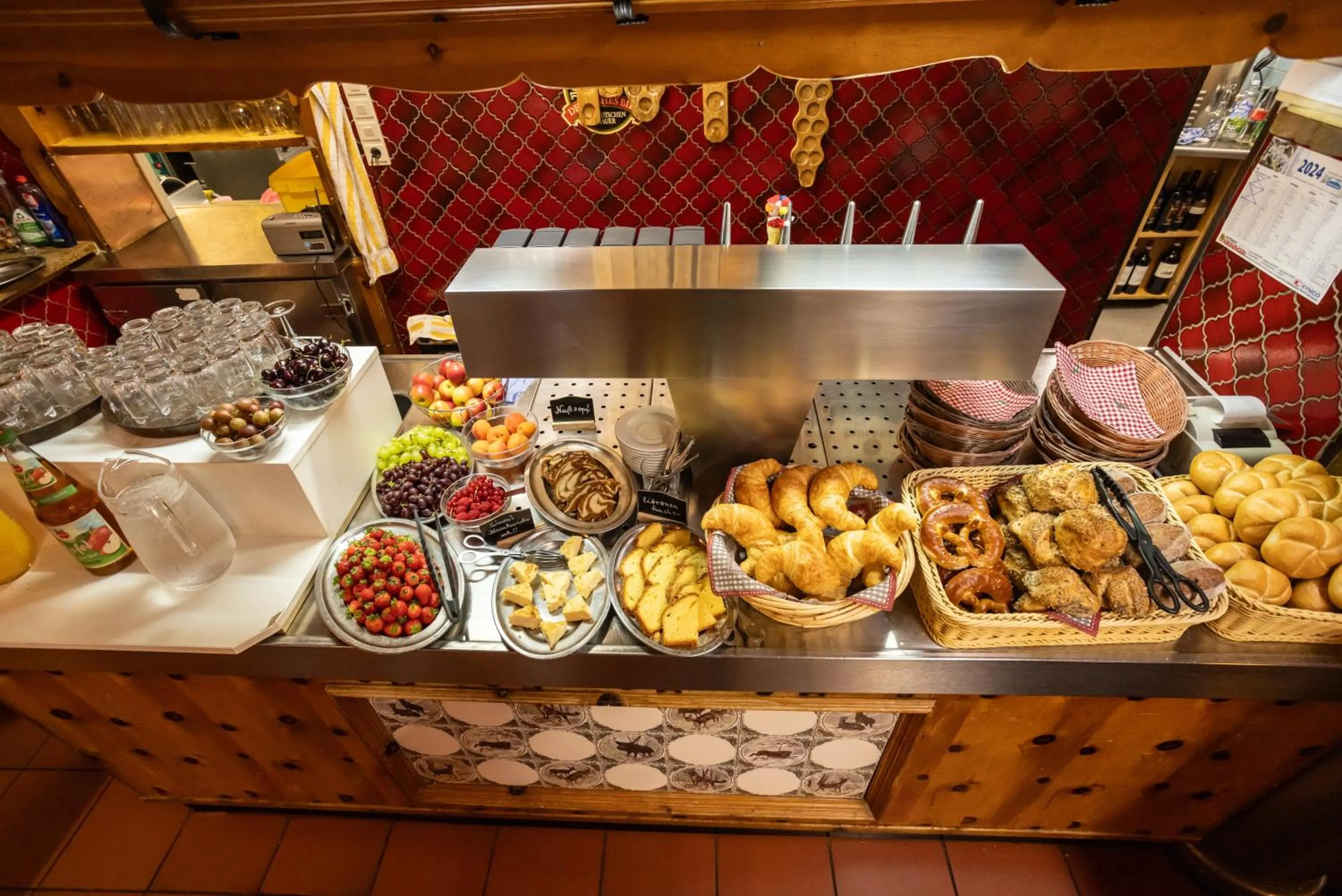 Restaurant/places to eat in Hotel & Gasthof Fraundorfer