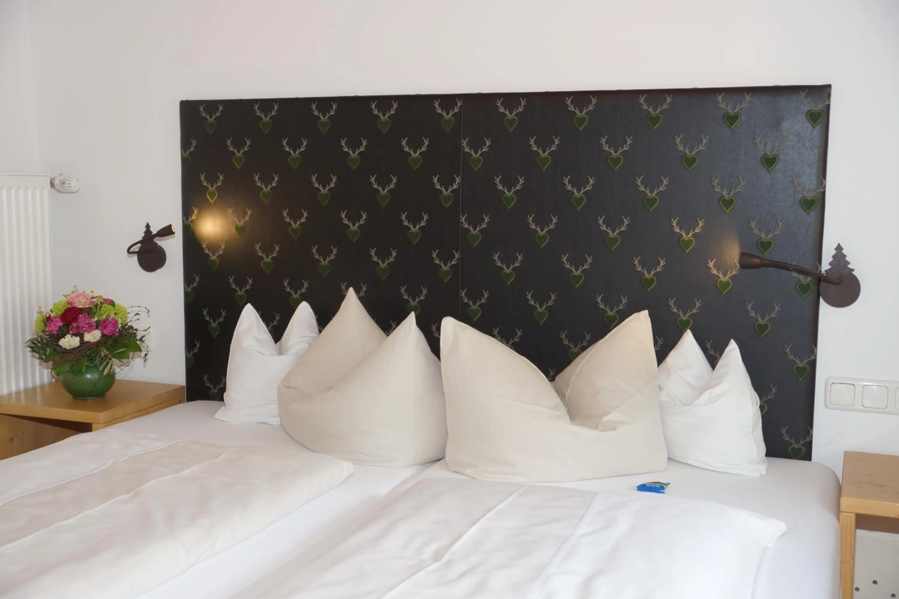 Bed in Hotel & Gasthof Fraundorfer