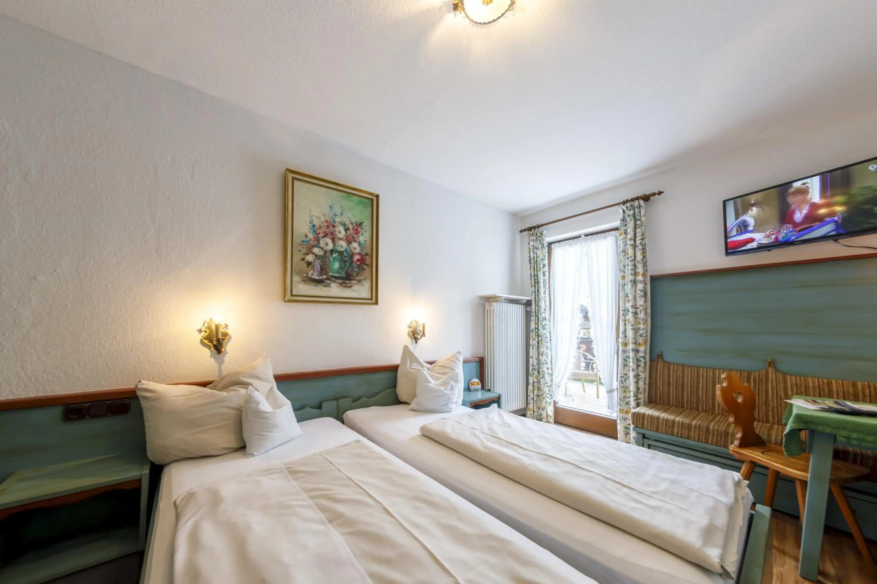 Photo of the whole room, Bed in Hotel & Gasthof Fraundorfer