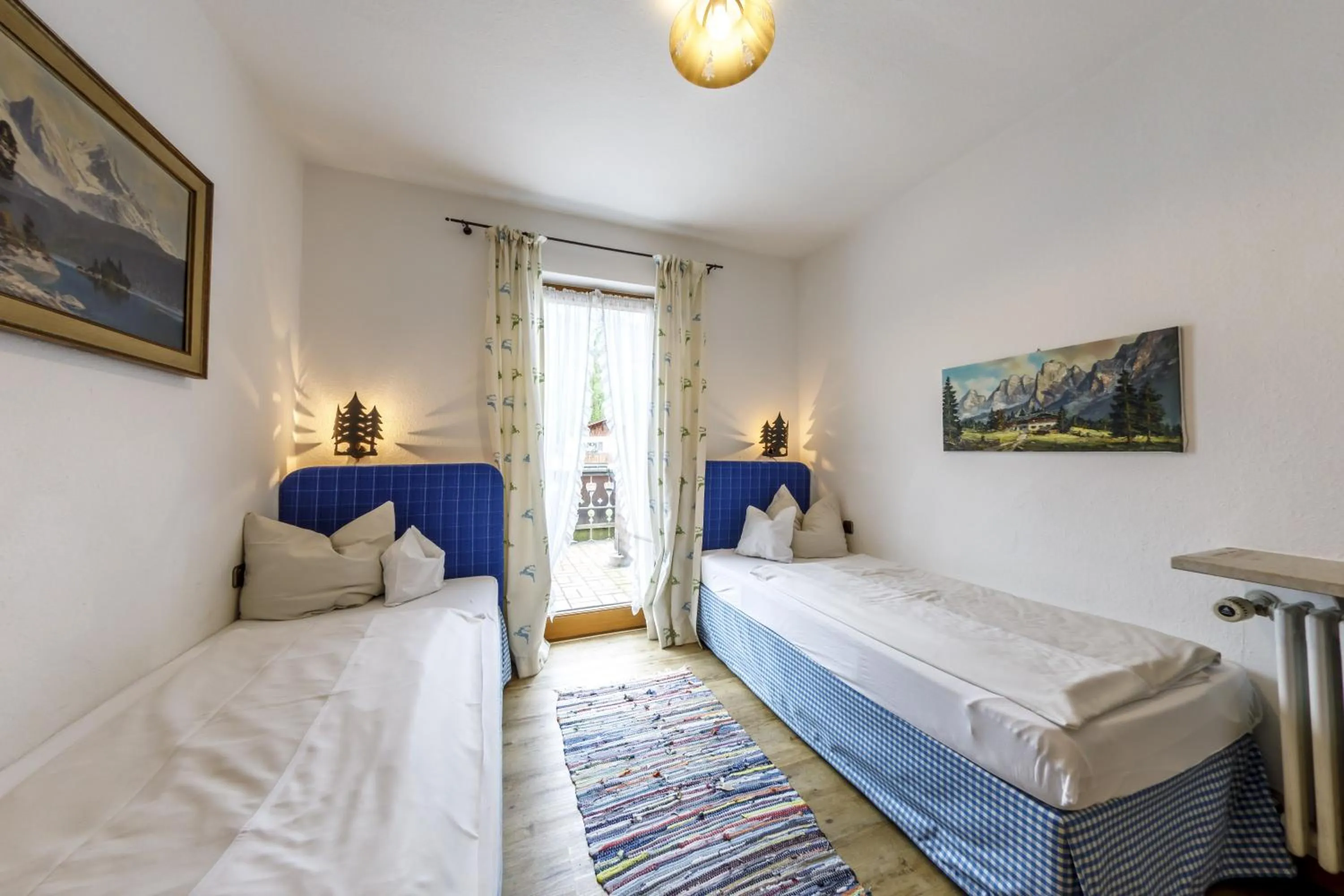 Photo of the whole room, Bed in Hotel & Gasthof Fraundorfer