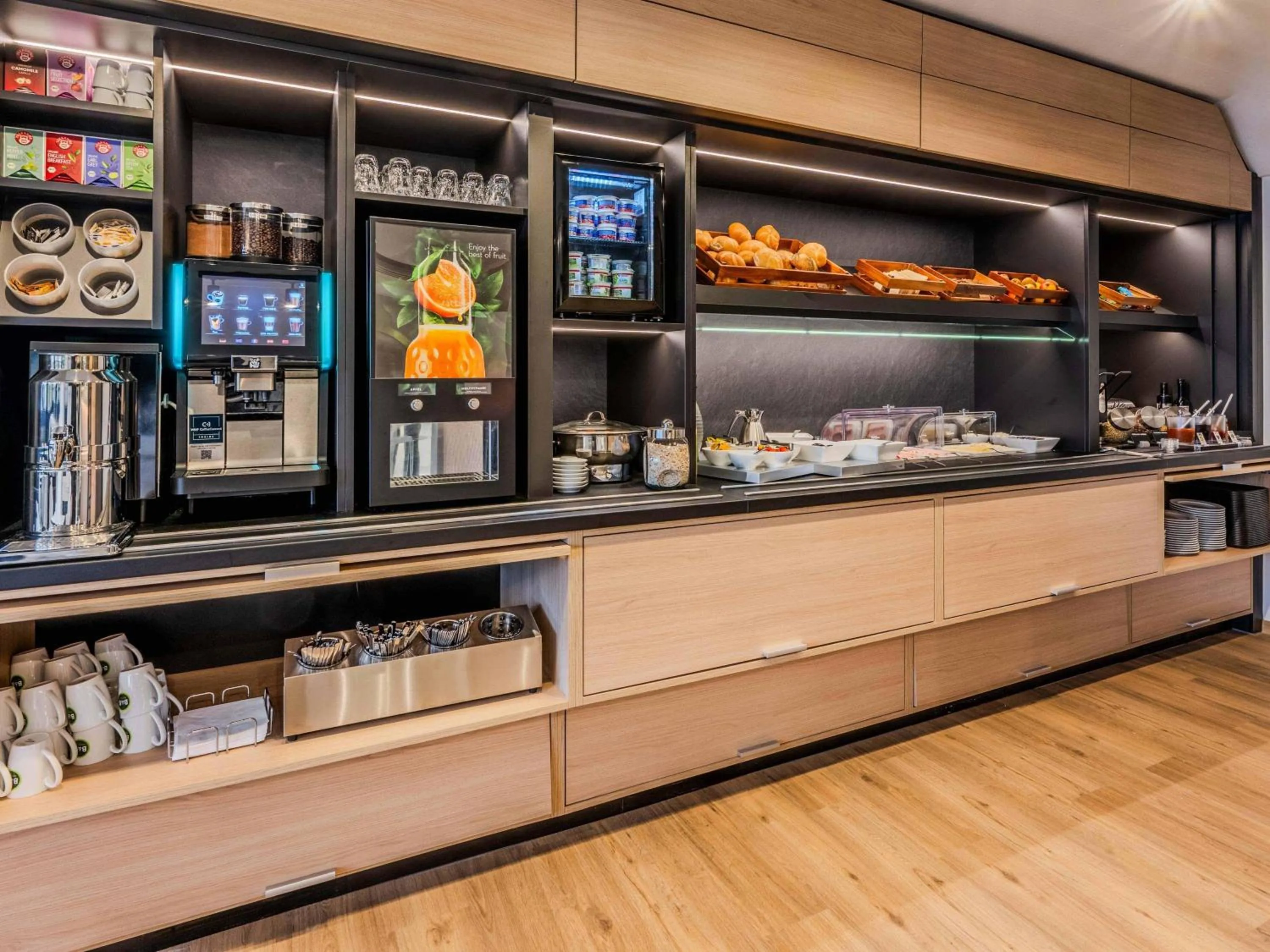 Restaurant/places to eat in B&B HOTEL Ingolstadt-Lenting