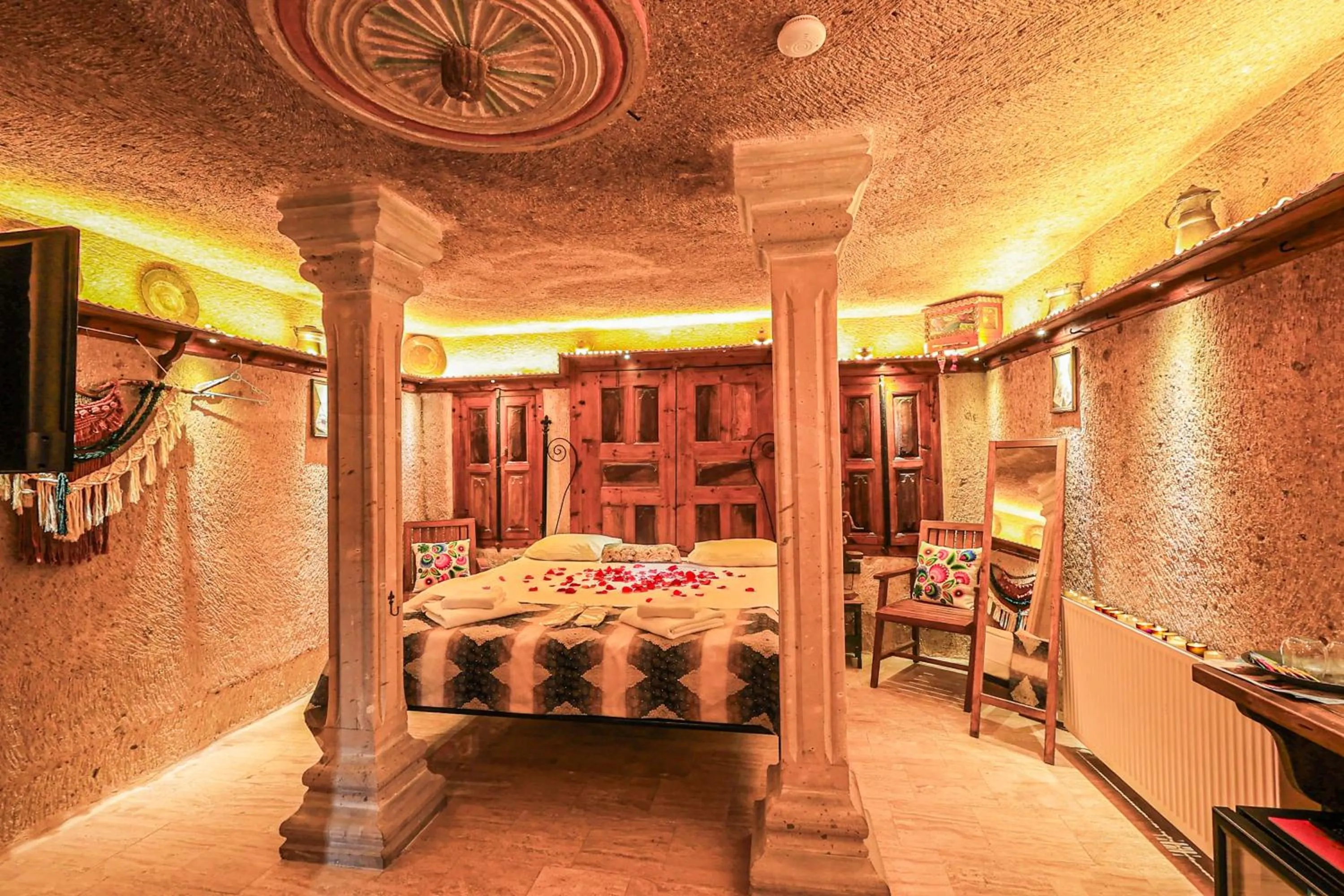 Bed in Casia Cave Suites