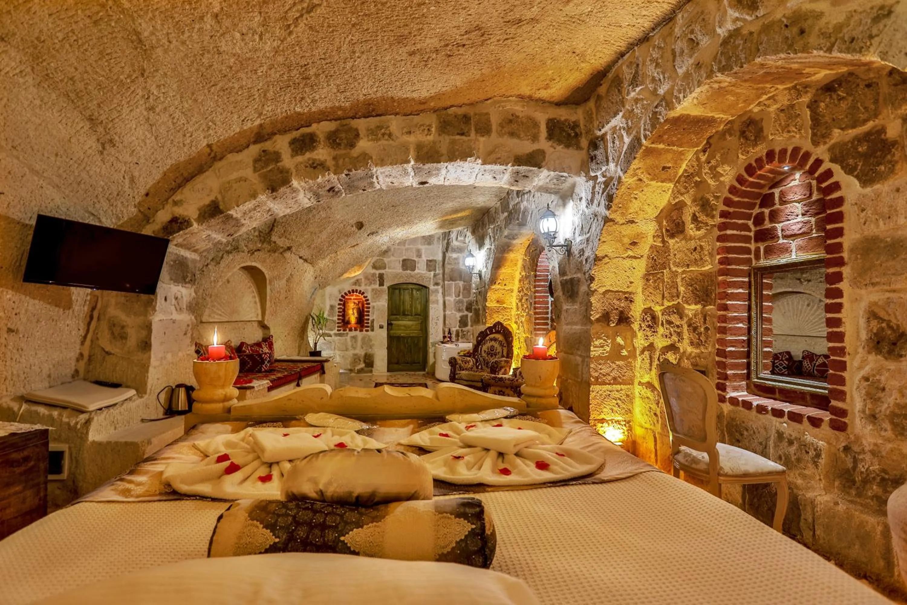 Bed in Casia Cave Suites