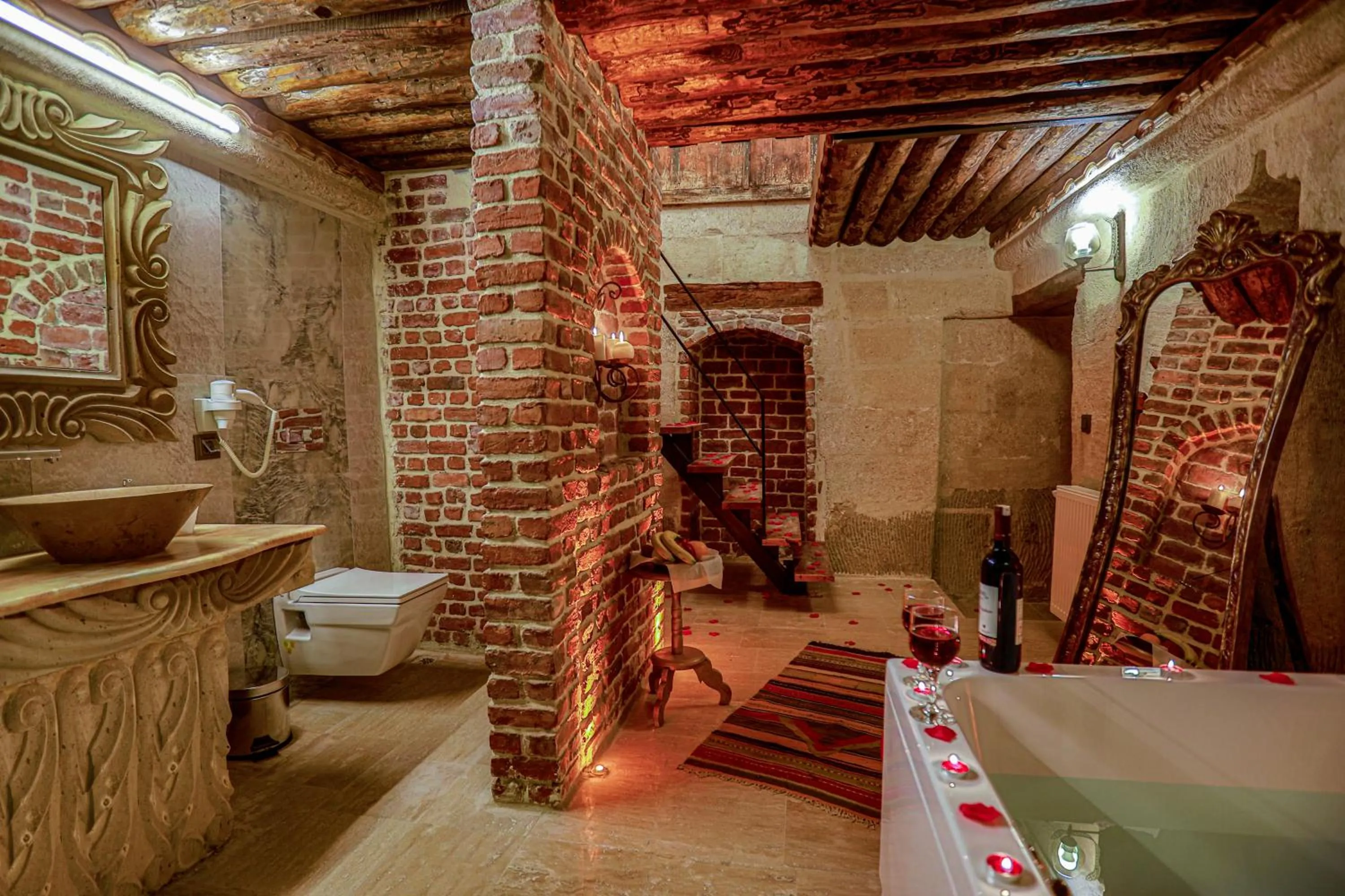 Toilet in Casia Cave Suites