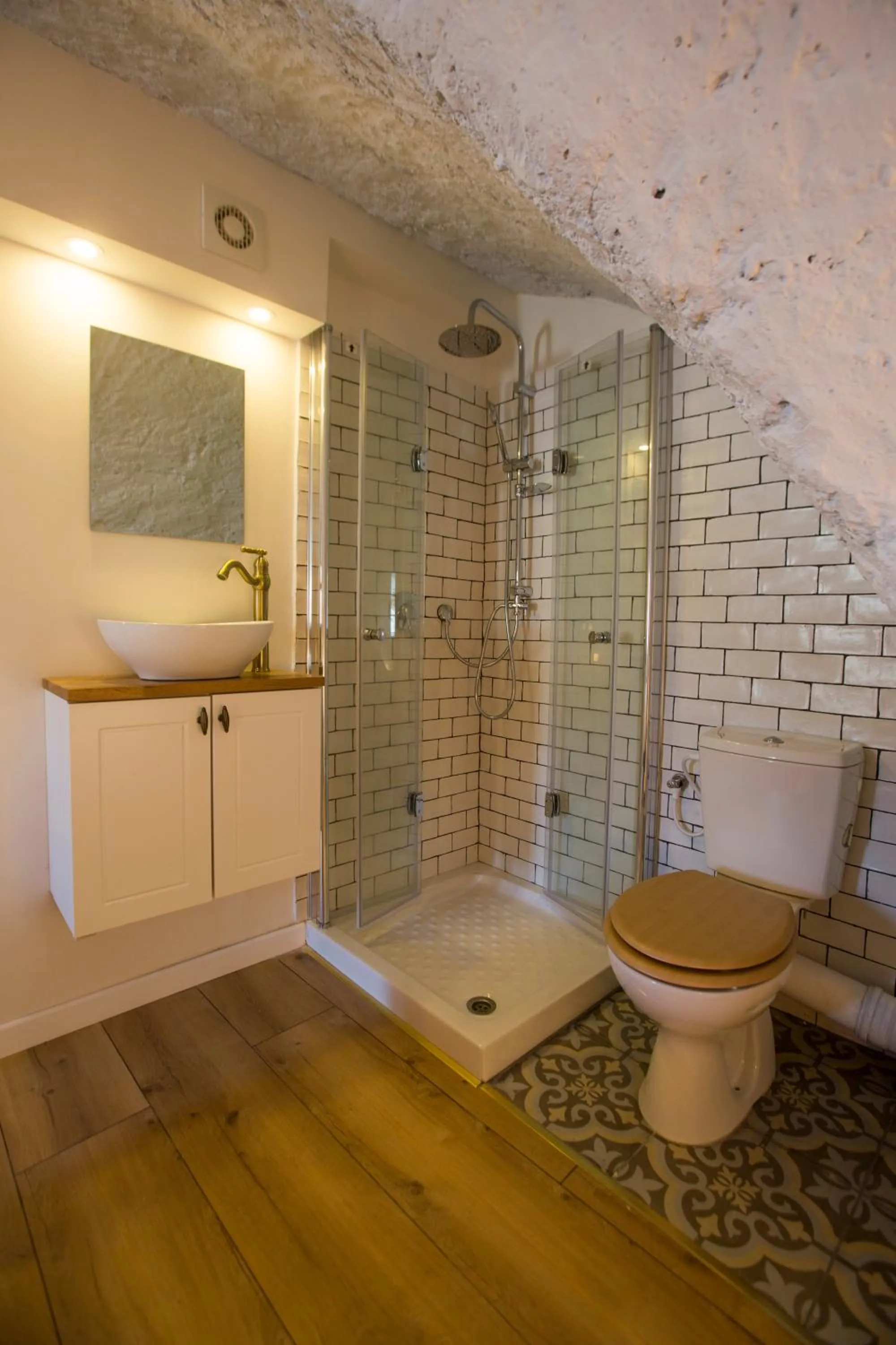 Bathroom in Tel-Aviv LALA Boutique Hotel