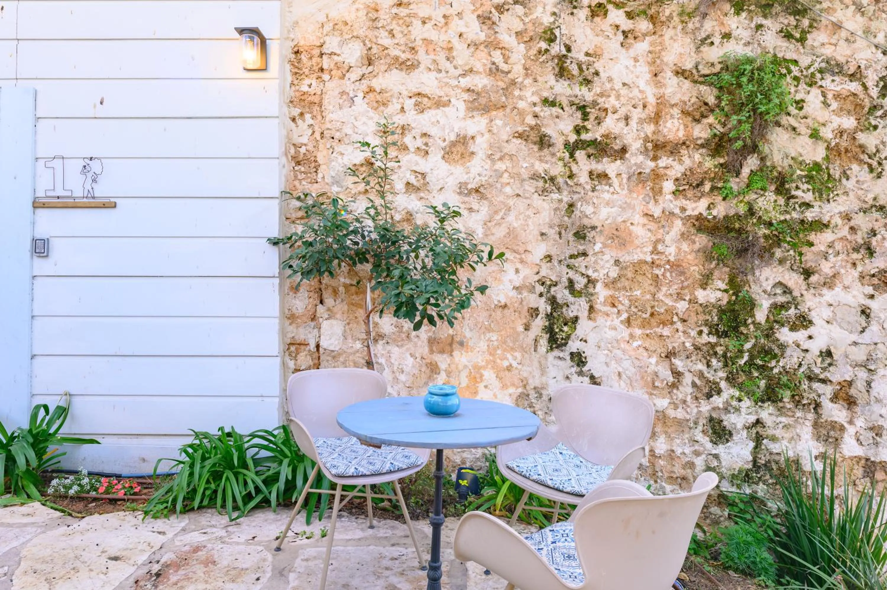 Garden in Tel-Aviv LALA Boutique Hotel